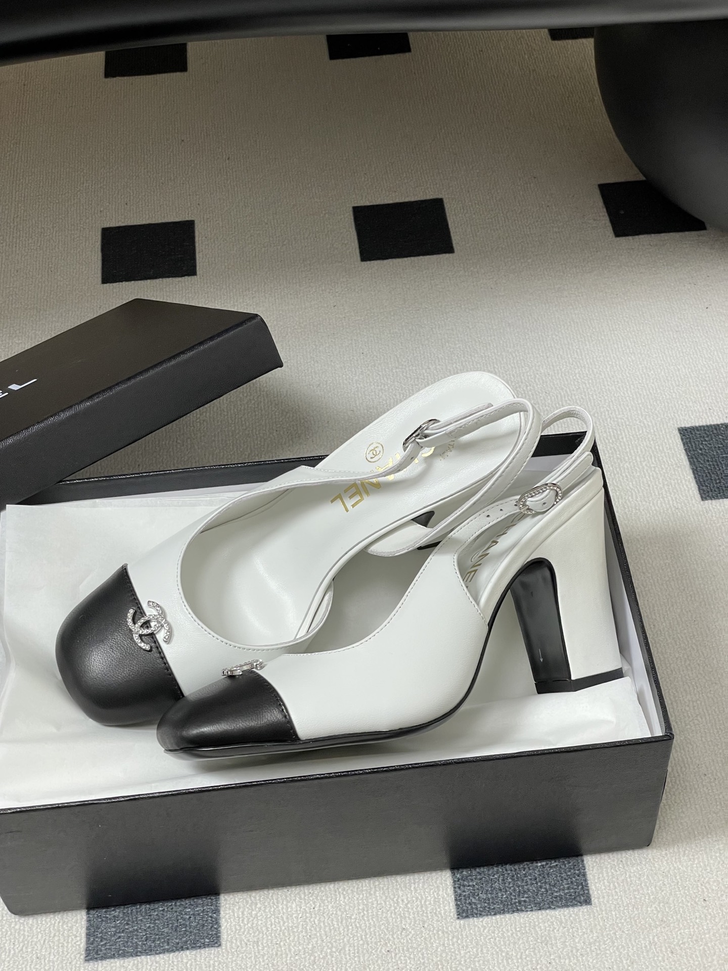 シャネル サンダル レディース メンズ兼用 通勤 通学 シンプル ブラック ホワイト 35〜60文字 - 画像 4