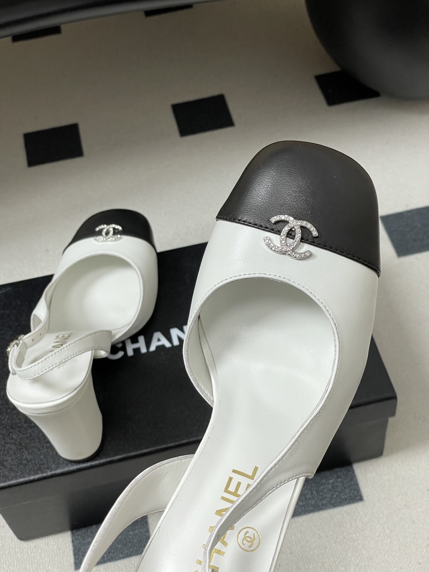 シャネル サンダル レディース メンズ兼用 通勤 通学 シンプル ブラック ホワイト 35〜60文字 - 画像 9