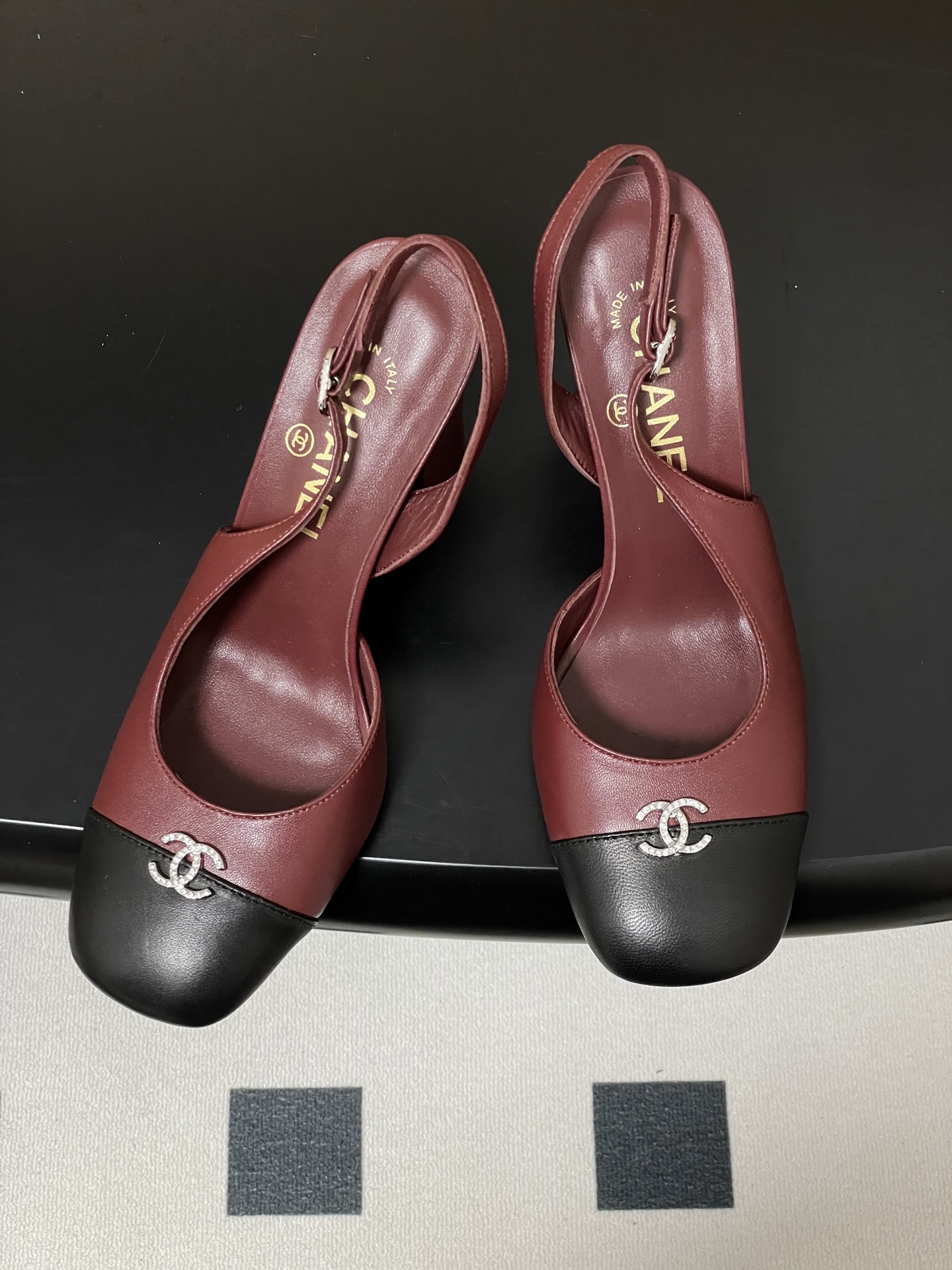 シャネル シューズ レディース メンズ兼用 通勤 通学 シンプル ブラック レッド 2WAY 2色展開 本革 38J 10000160281 - 画像 2