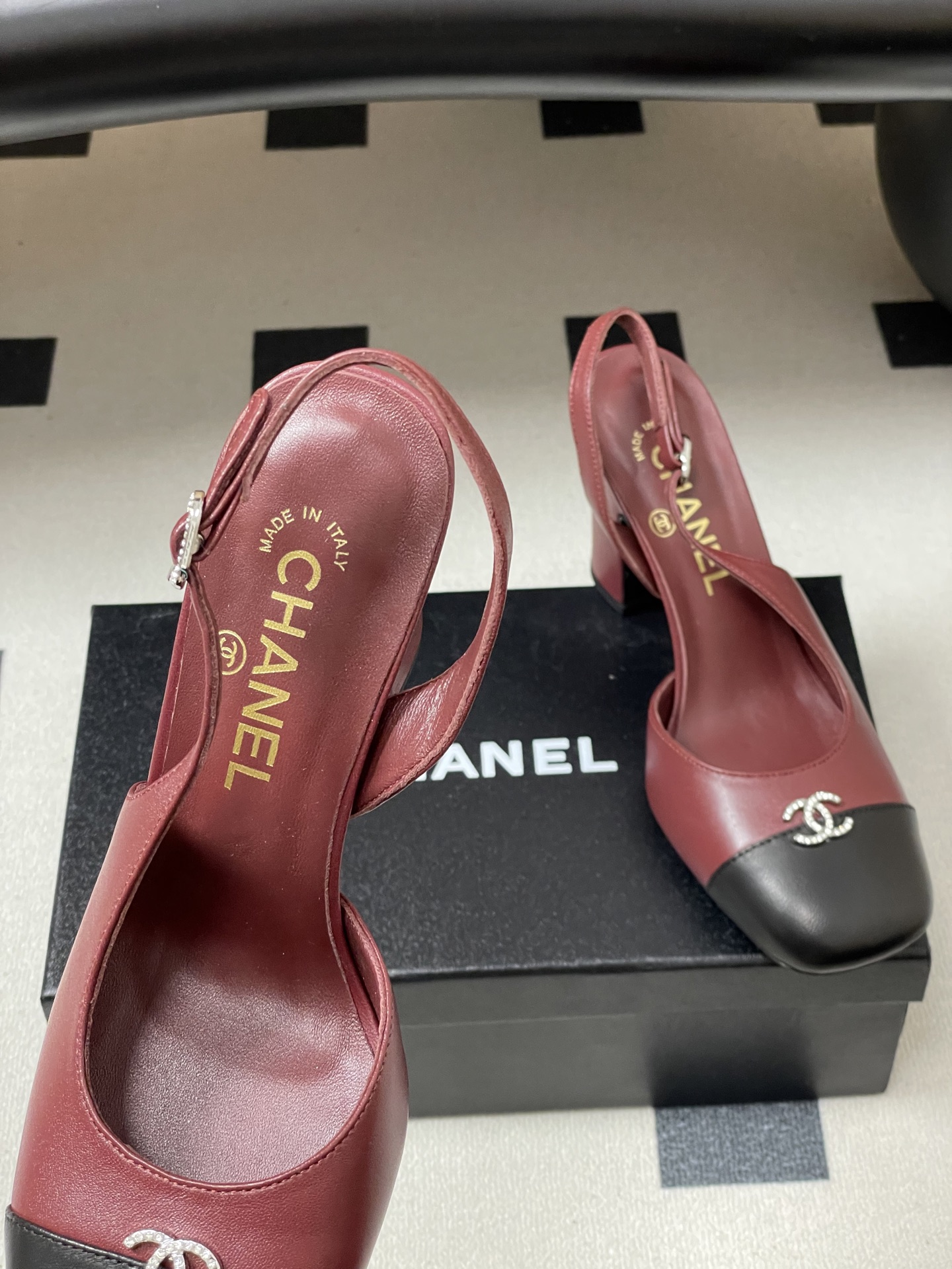 シャネル シューズ レディース メンズ兼用 通勤 通学 シンプル ブラック レッド 2WAY 2色展開 本革 38J 10000160281 - 画像 7