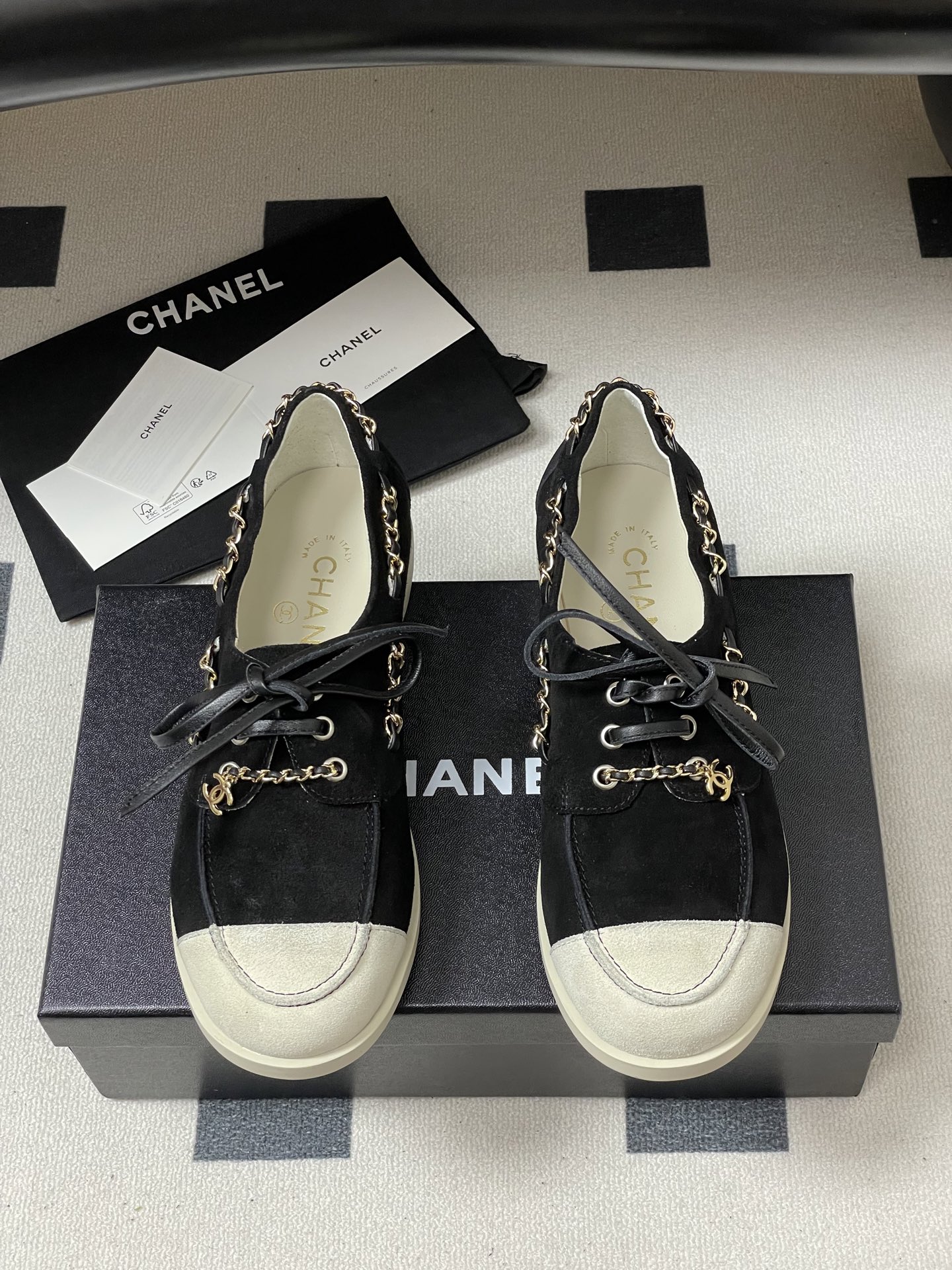 シャネル シューズ レディース メンズ 兼用 ブラック ホワイト 2WAY ファッション プレーン スニーカー 靴 シューズ 黒 白 135154409 - 画像 5