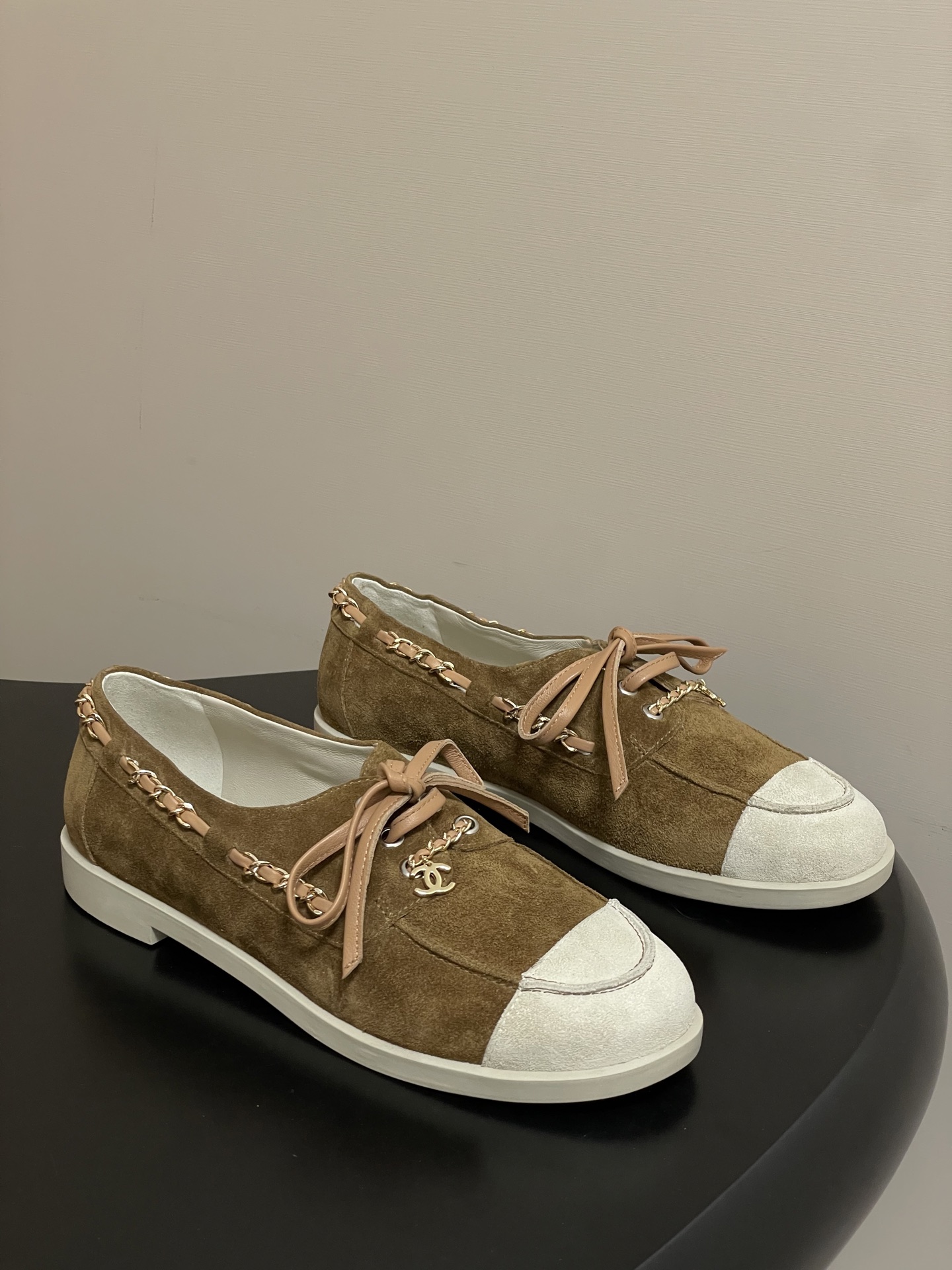 CHANEL シューズ レディース メンズ 兼用 通勤 通学 フラットシューズ シンプル レトロ ベージュ 36 37 38 39 40 41 42