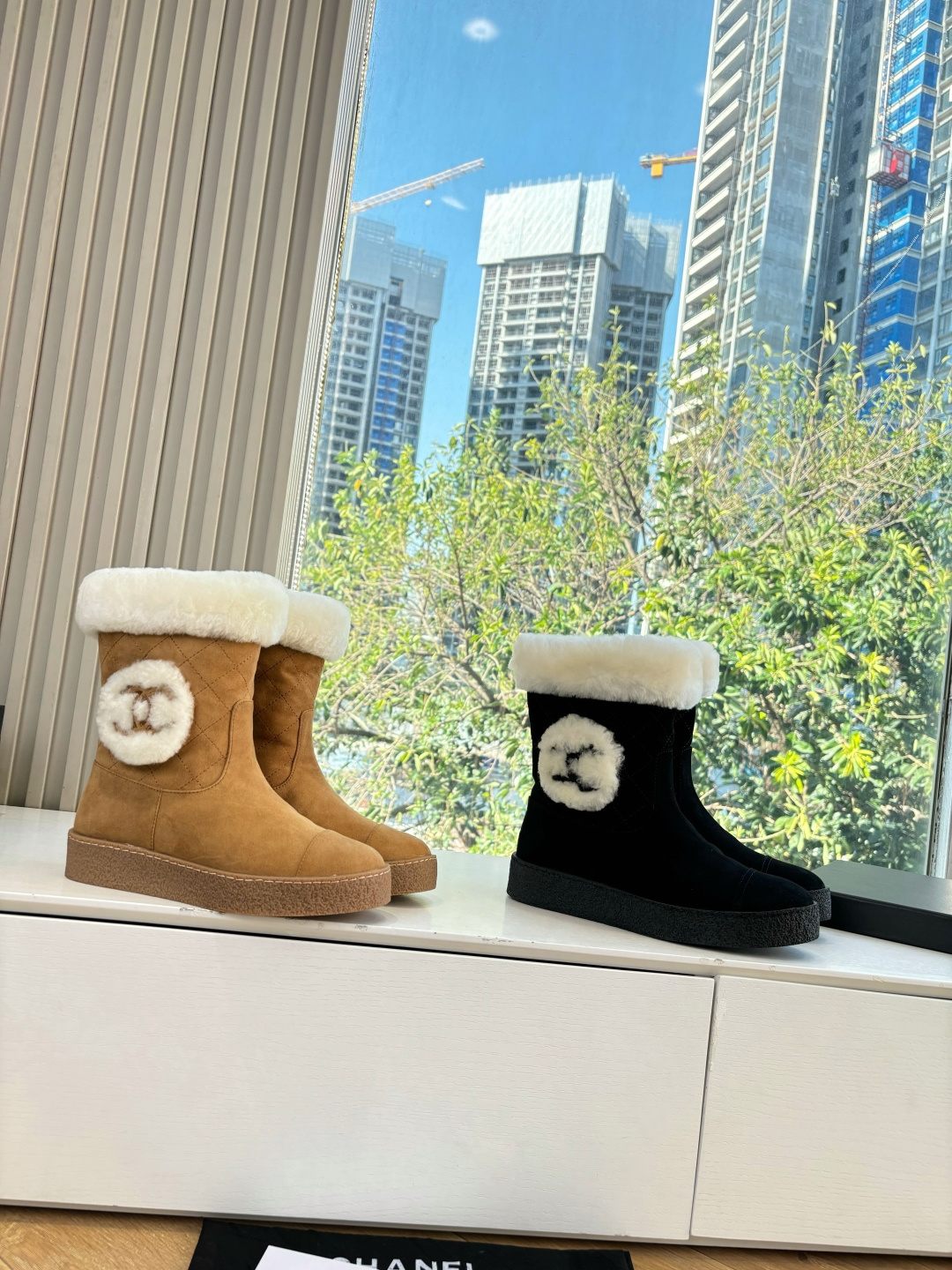 シャネル ショートブーツ レディース メンズ兼用 ファー付き 軽量 A4対応 ブラック ベージュ - 画像 2