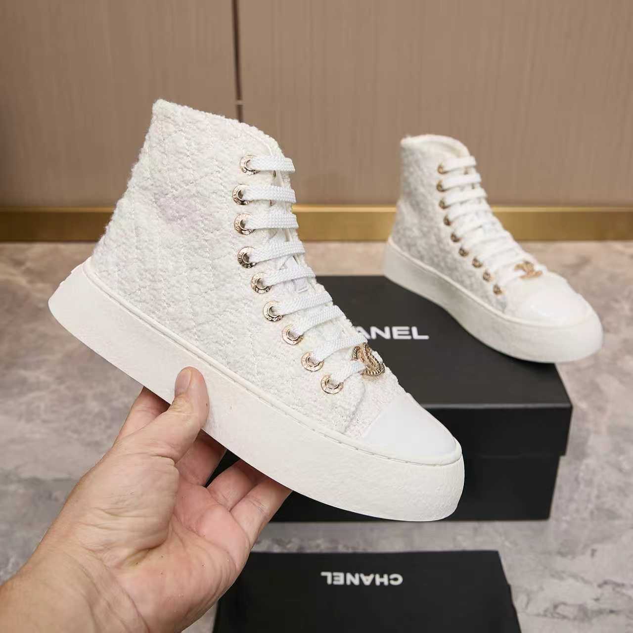 CHANEL チャンネル ハイカット スニーカー レディース メンズ 兼用 通勤 通学 白 ホワイト 丸洗いOK 2WAY 体型カバー ファッション 高級感 - 画像 2