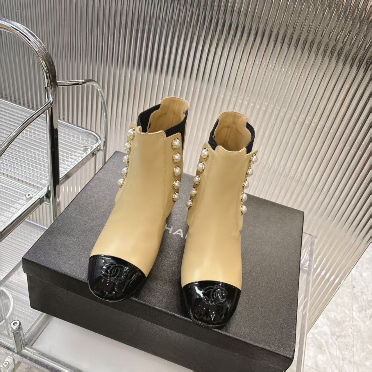 CHANEL シャネル ブーツ フラットシューズ 通勤 本革 ブラック ベージュ 全2色