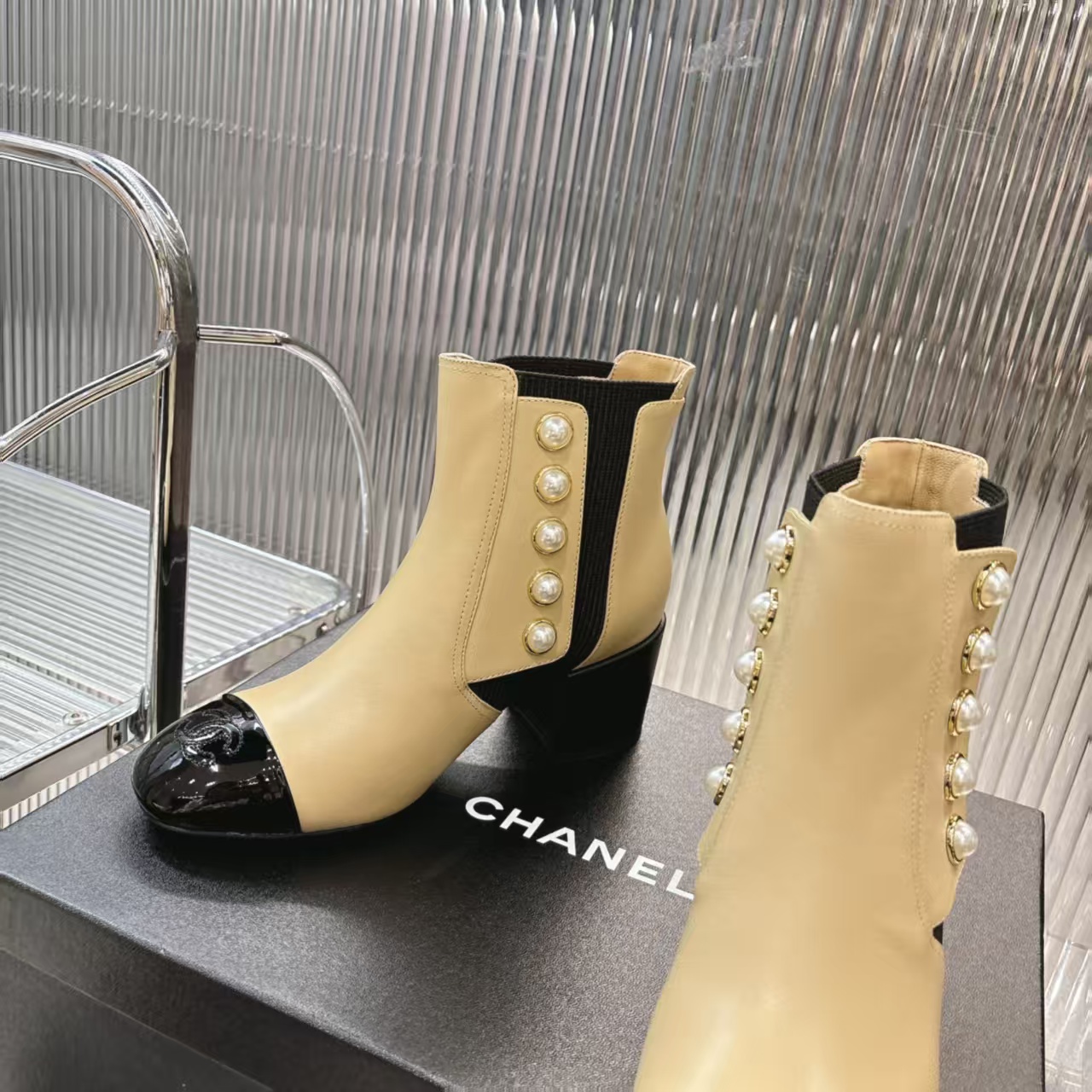 CHANEL シャネル ブーツ フラットシューズ 通勤 本革 ブラック ベージュ 全2色 - 画像 3