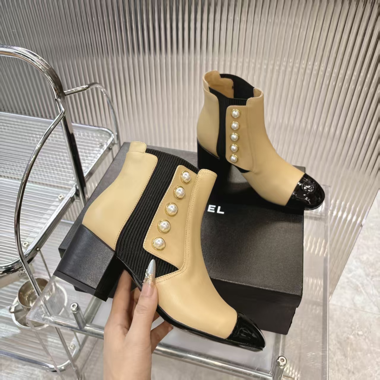 CHANEL シャネル ブーツ フラットシューズ 通勤 本革 ブラック ベージュ 全2色 - 画像 5