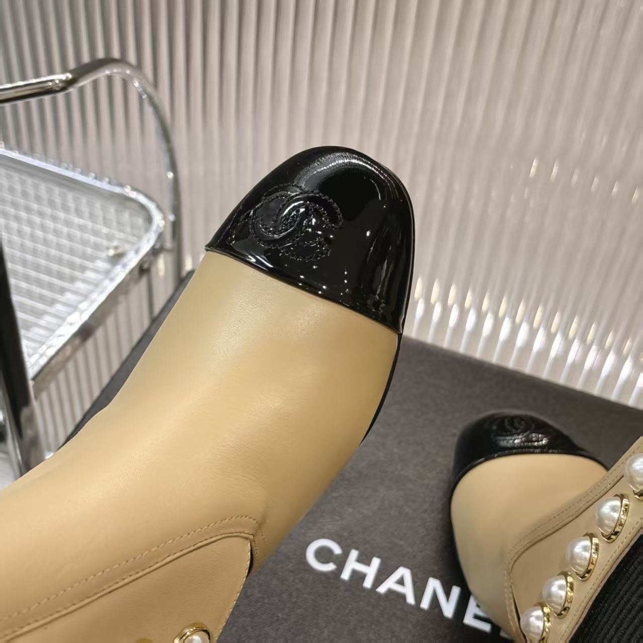 CHANEL シャネル ブーツ フラットシューズ 通勤 本革 ブラック ベージュ 全2色 - 画像 7