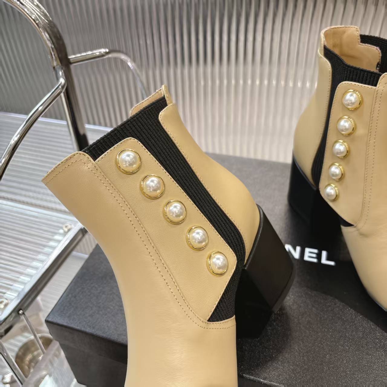 CHANEL シャネル ブーツ フラットシューズ 通勤 本革 ブラック ベージュ 全2色 - 画像 9