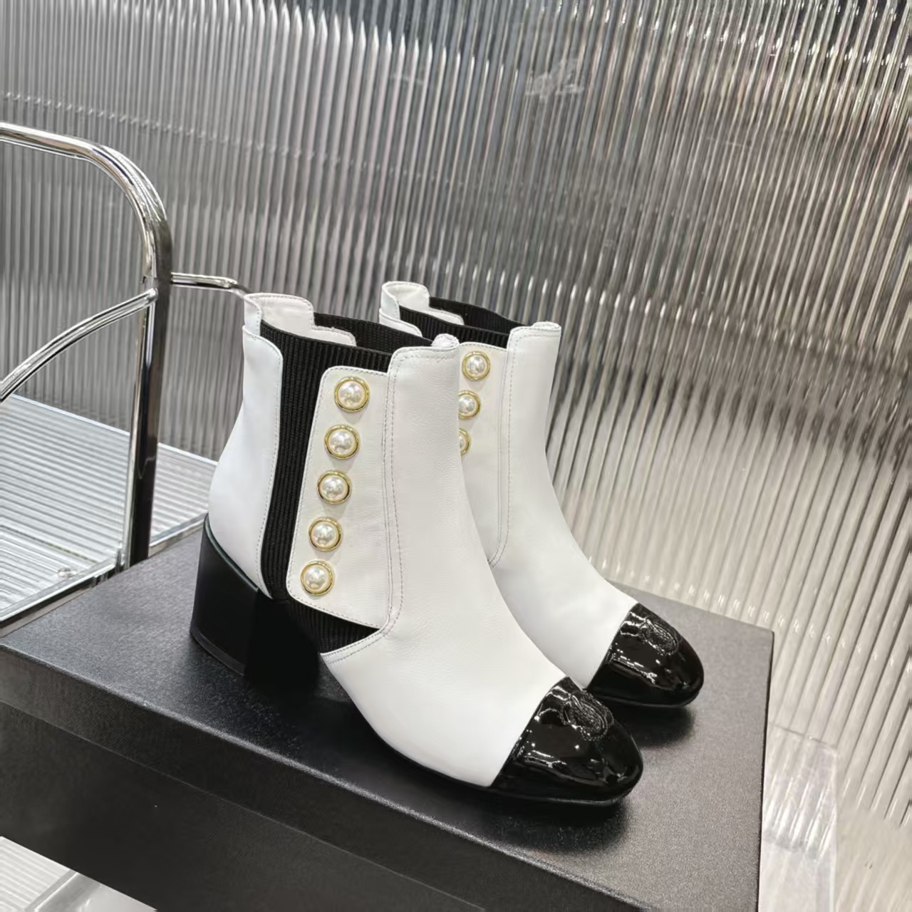シャネル シューズ レディース メンズ 兼用 プール風 ブーツ ホワイト ブラック 通勤 お出かけ 2WAY 35〜37 - 画像 4