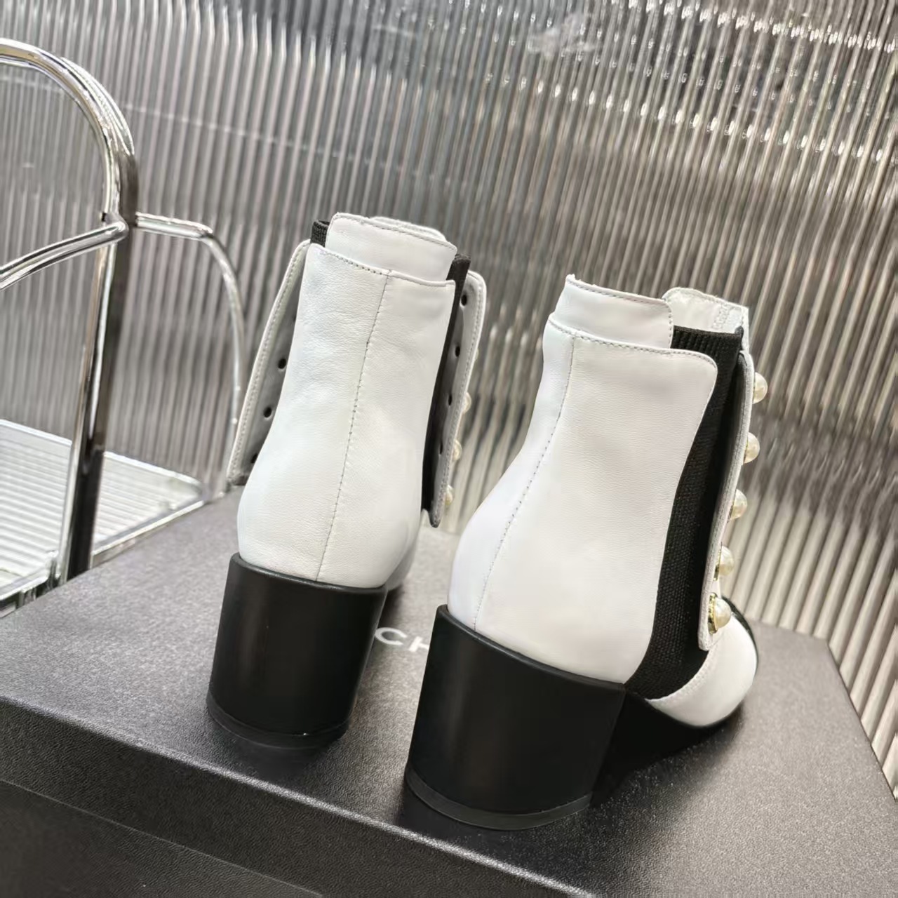 シャネル シューズ レディース メンズ 兼用 プール風 ブーツ ホワイト ブラック 通勤 お出かけ 2WAY 35〜37 - 画像 6