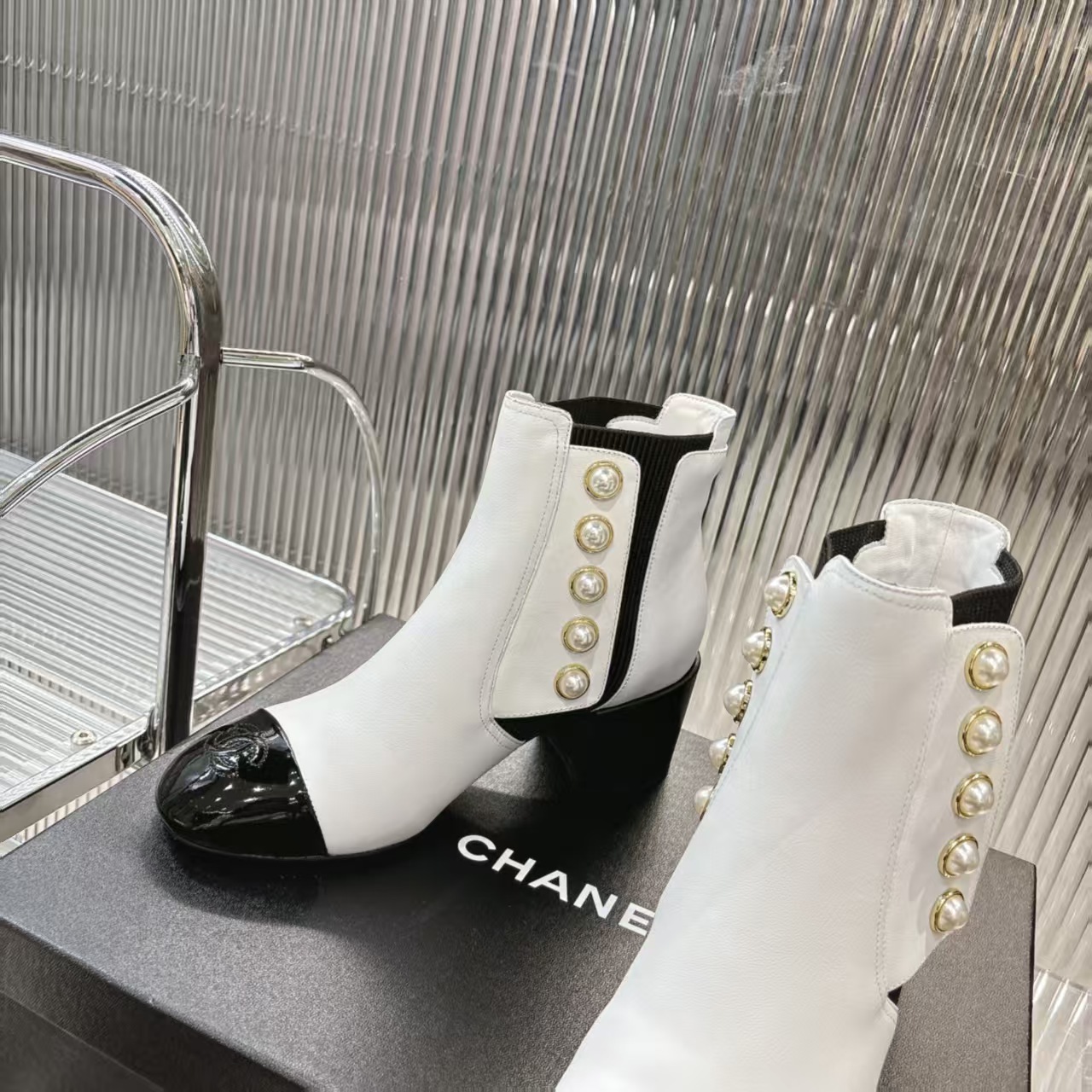 シャネル シューズ レディース メンズ 兼用 プール風 ブーツ ホワイト ブラック 通勤 お出かけ 2WAY 35〜37 - 画像 8