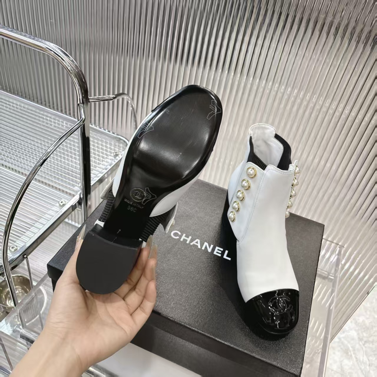 シャネル シューズ レディース メンズ 兼用 プール風 ブーツ ホワイト ブラック 通勤 お出かけ 2WAY 35〜37 - 画像 9