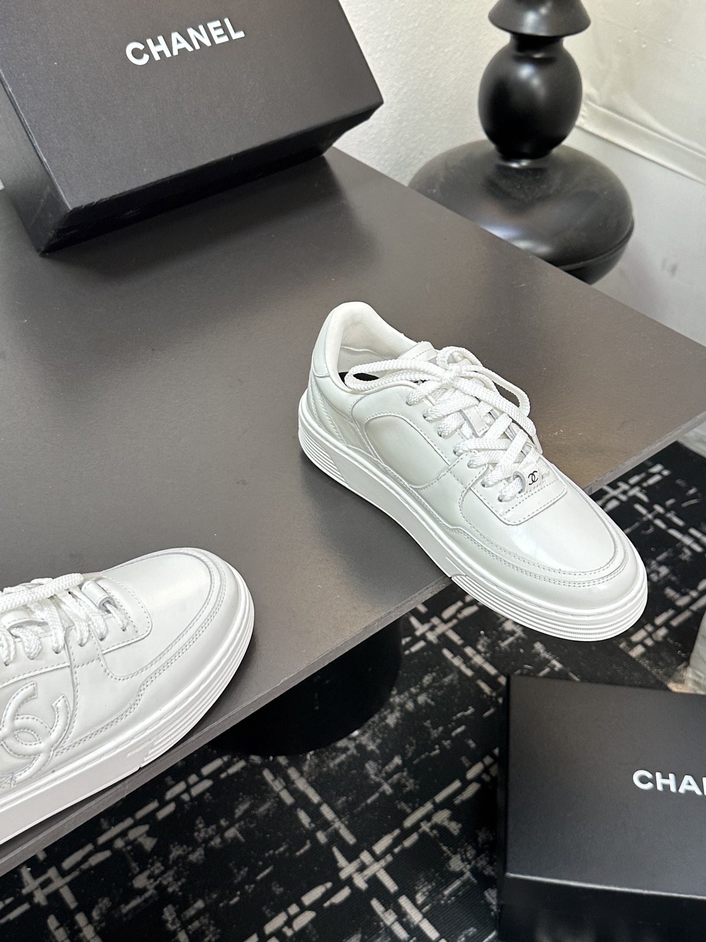 CHANEL チェンテル レディース メンズ 兼用 スニーカー 白 シンプル 高級感 通勤 通学 プレゼント 2WAY 127744 - 画像 5