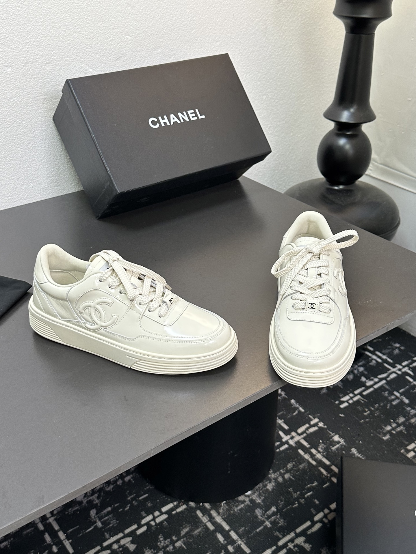 シャネル ロゴ レースアップ スニーカー レディース メンズ 兼用 通勤 通学 白 35〜60字 - 画像 3