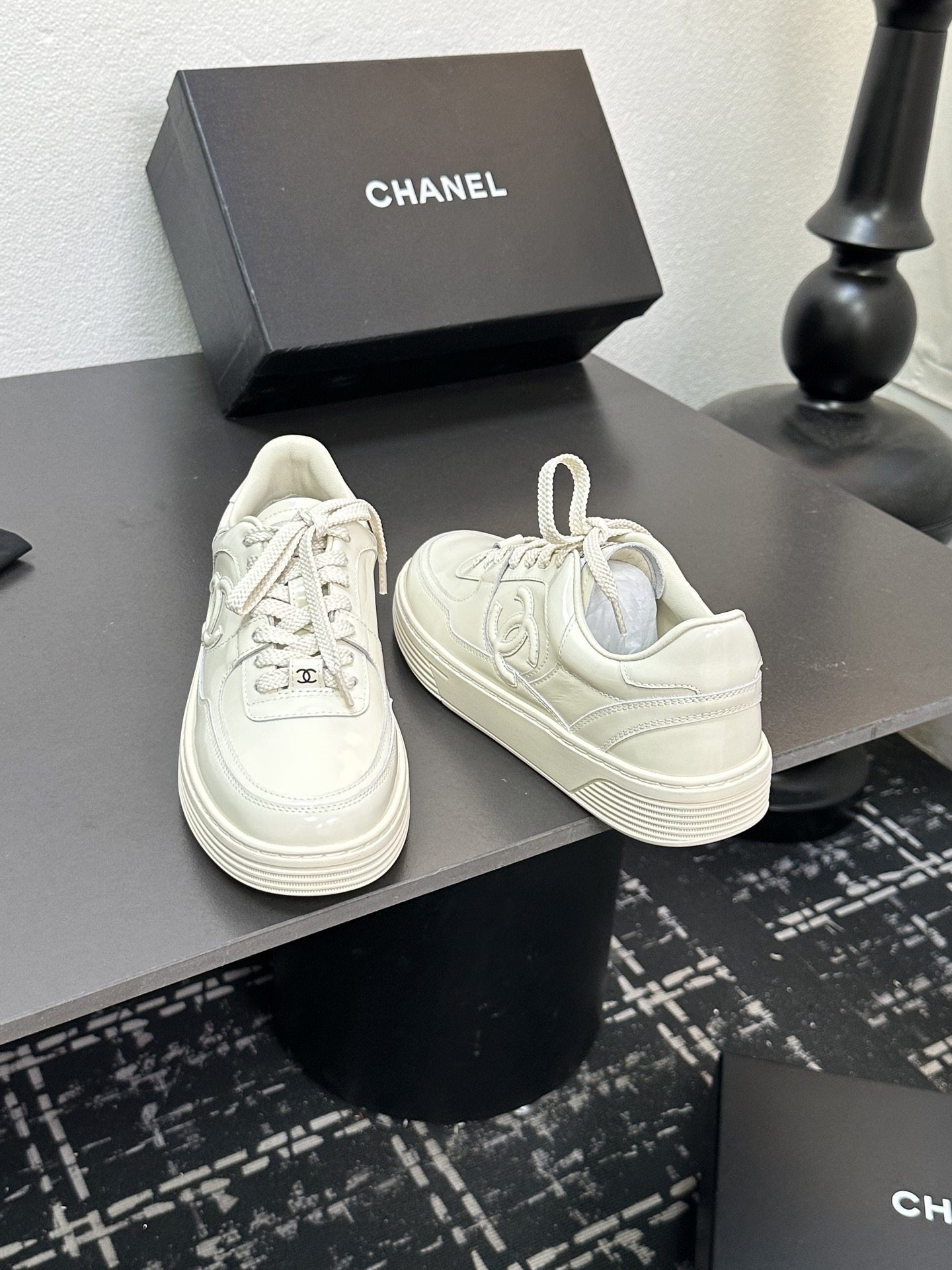 シャネル ロゴ レースアップ スニーカー レディース メンズ 兼用 通勤 通学 白 35〜60字 - 画像 8