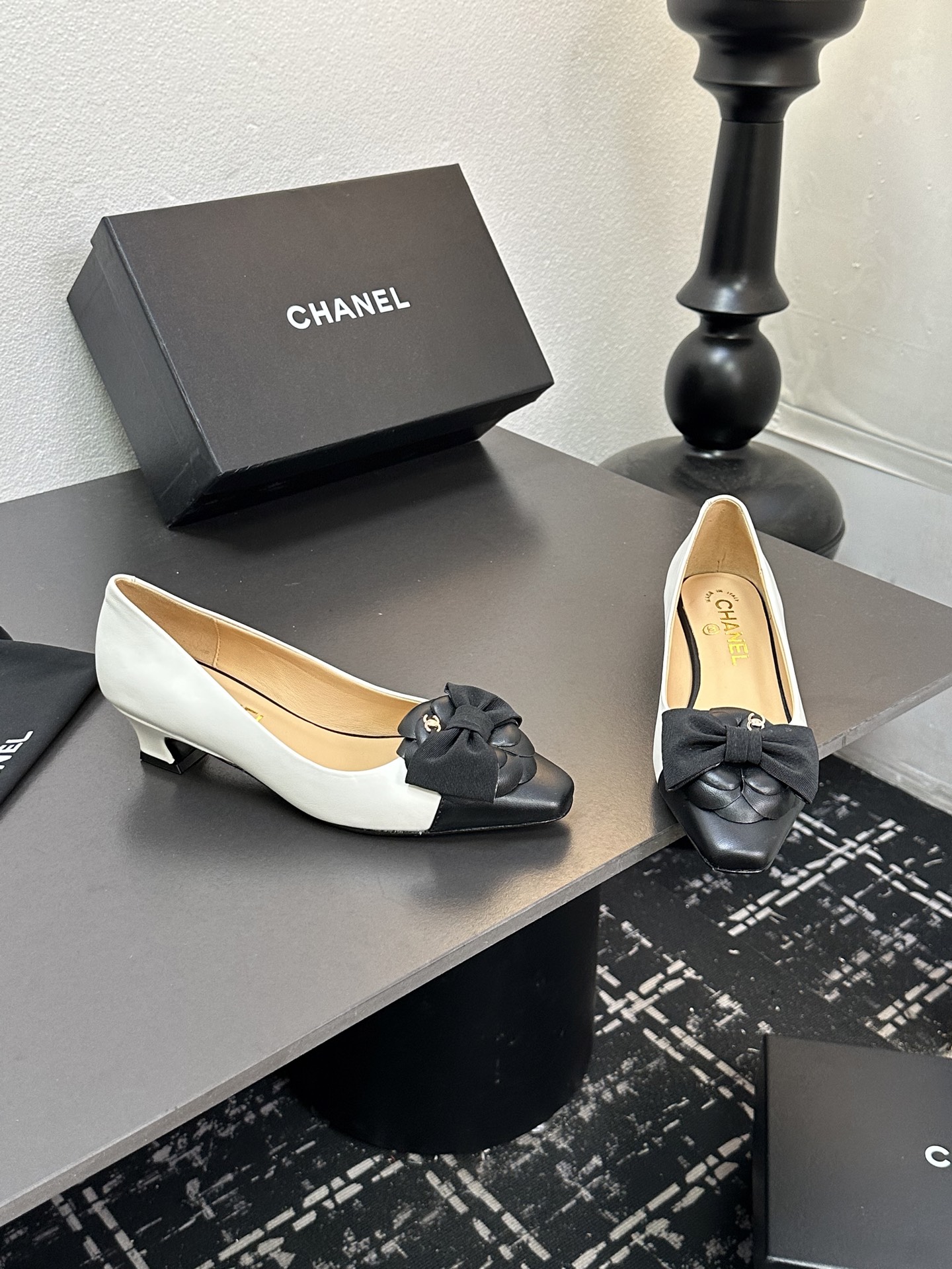 CHANEL シャネル フェイス レディース メンズ兼用 通勤 通学 シンプル ブラック ホワイト - 画像 3