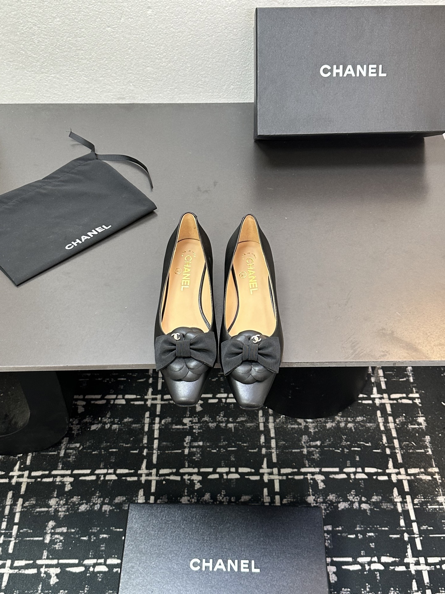 Chanel シューズ レディース メンズ 兼用 フラット ローヒール ファッション ブラック 通勤 通学 丸洗いOK 肌触り抜群 黒