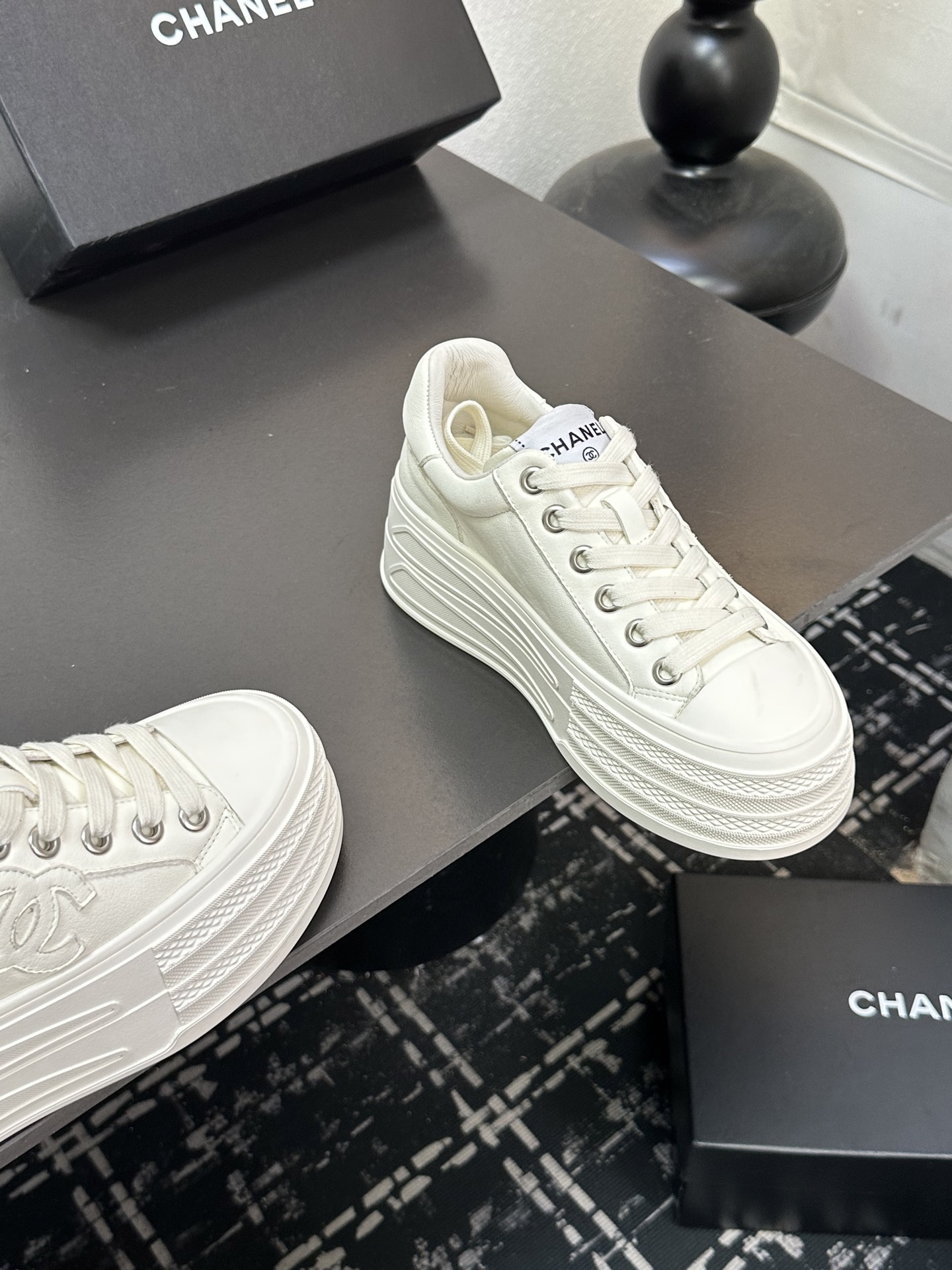 シャネル レディース メンズ 兼用 プラットフォームスニーカー 通勤 通学 シンプル 白 黒 - 画像 5