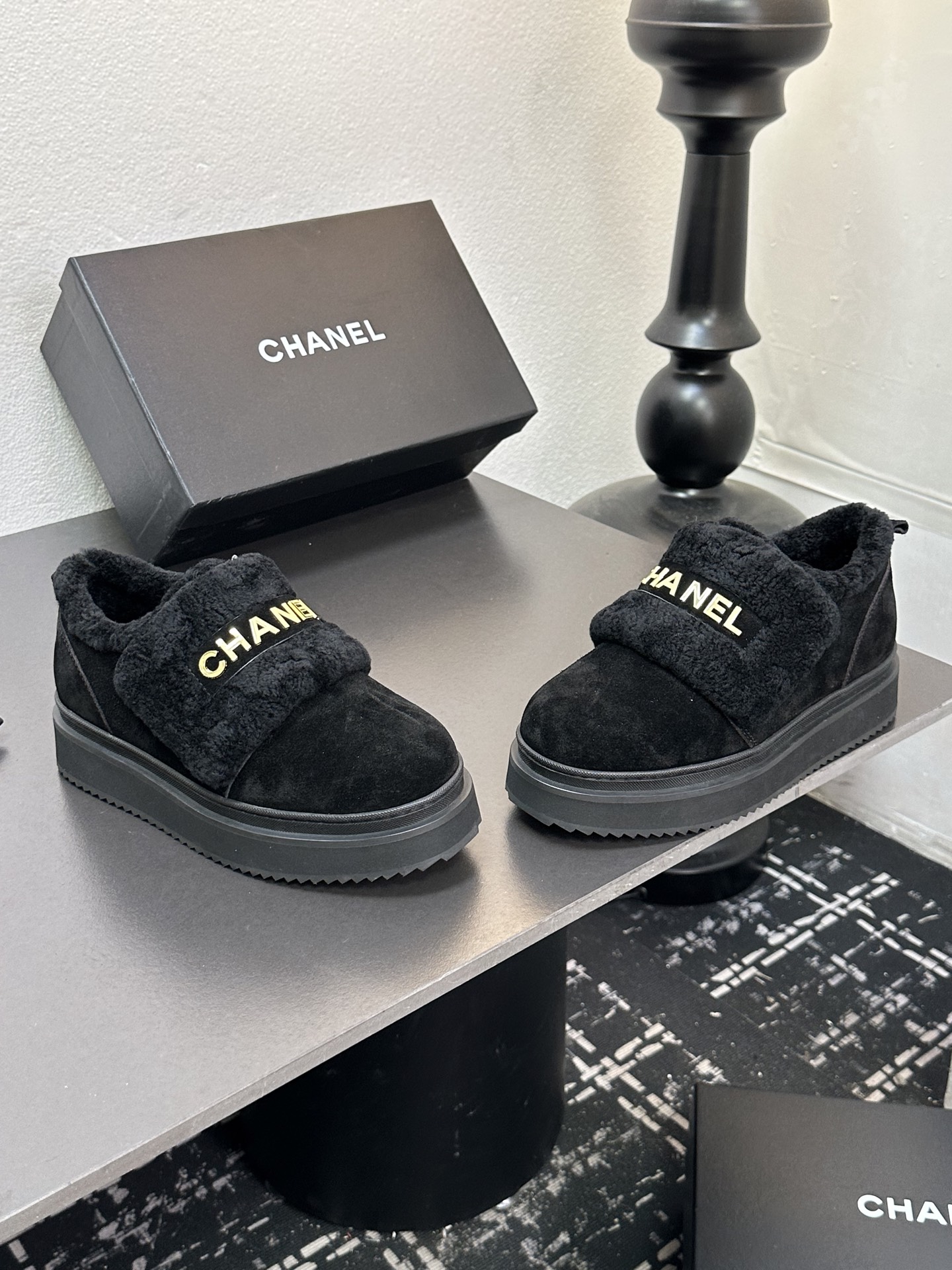 CHANEL シューズ レディース メンズ 兼用 通勤 通学 保温 ローカットスニーカー 黒 - 画像 6