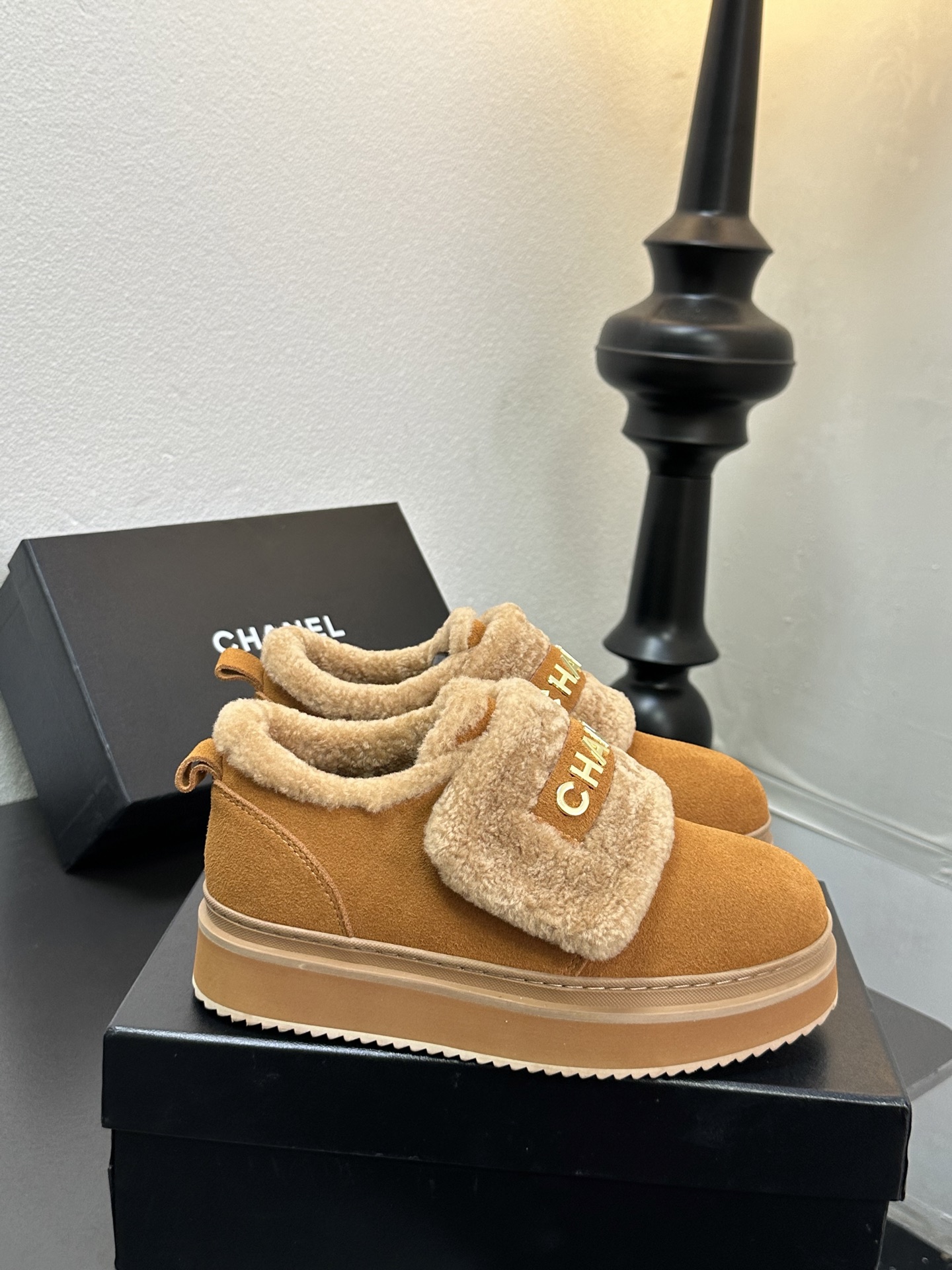 シャネル シューズ 保温スリッポン レディース メンズ兼用 ファー付き プラットフォーム 靴 黒 ベージュ 35〜60文字 - 画像 4