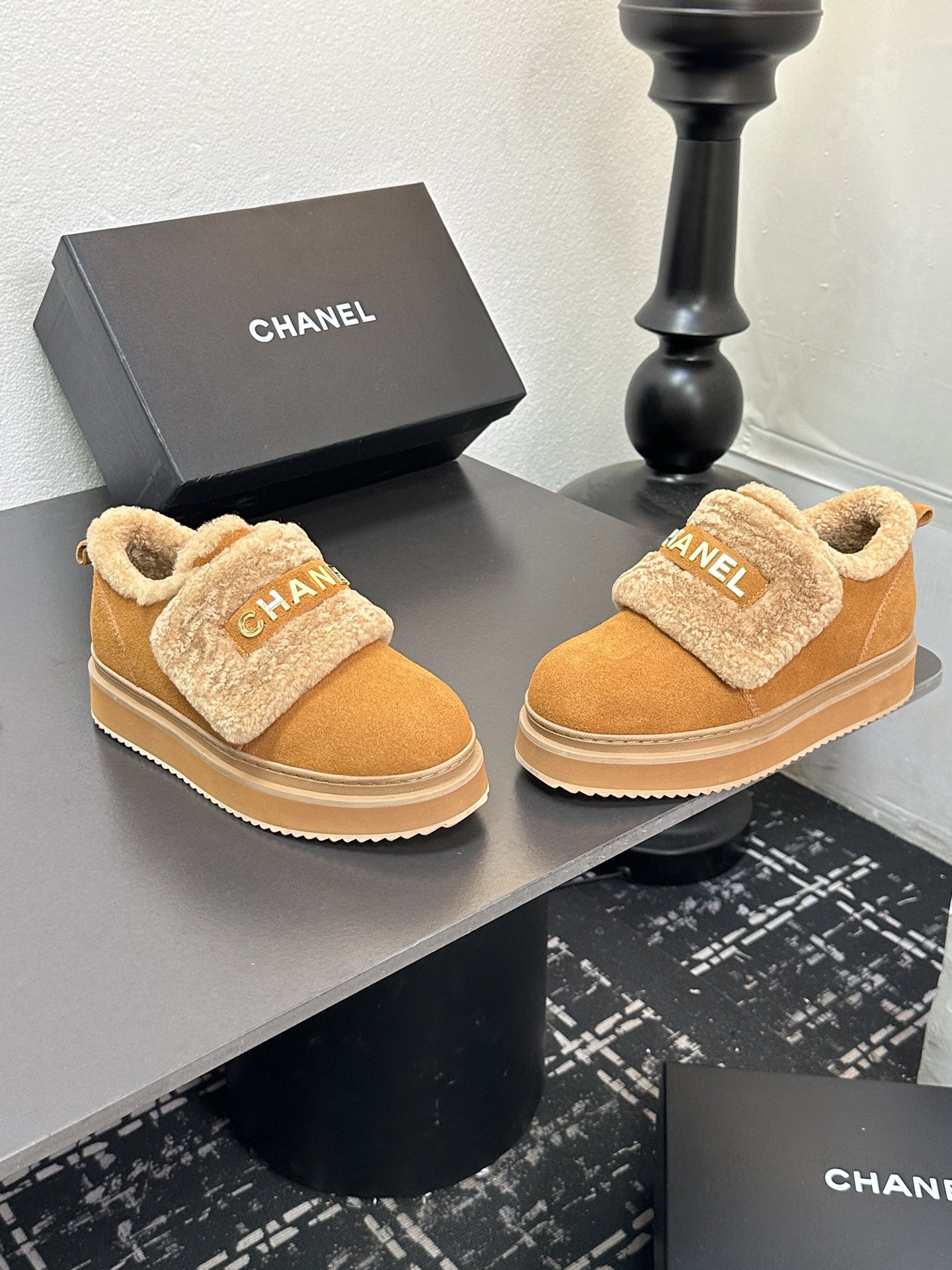 シャネル シューズ 保温スリッポン レディース メンズ兼用 ファー付き プラットフォーム 靴 黒 ベージュ 35〜60文字 - 画像 6