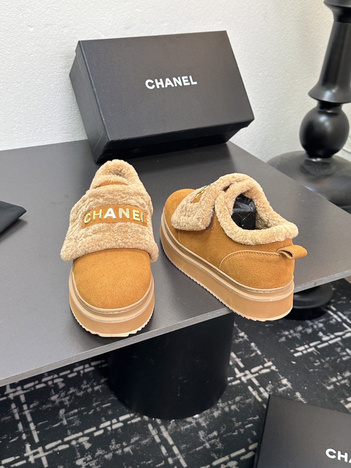シャネル シューズ 保温スリッポン レディース メンズ兼用 ファー付き プラットフォーム 靴 黒 ベージュ 35〜60文字 - 画像 8