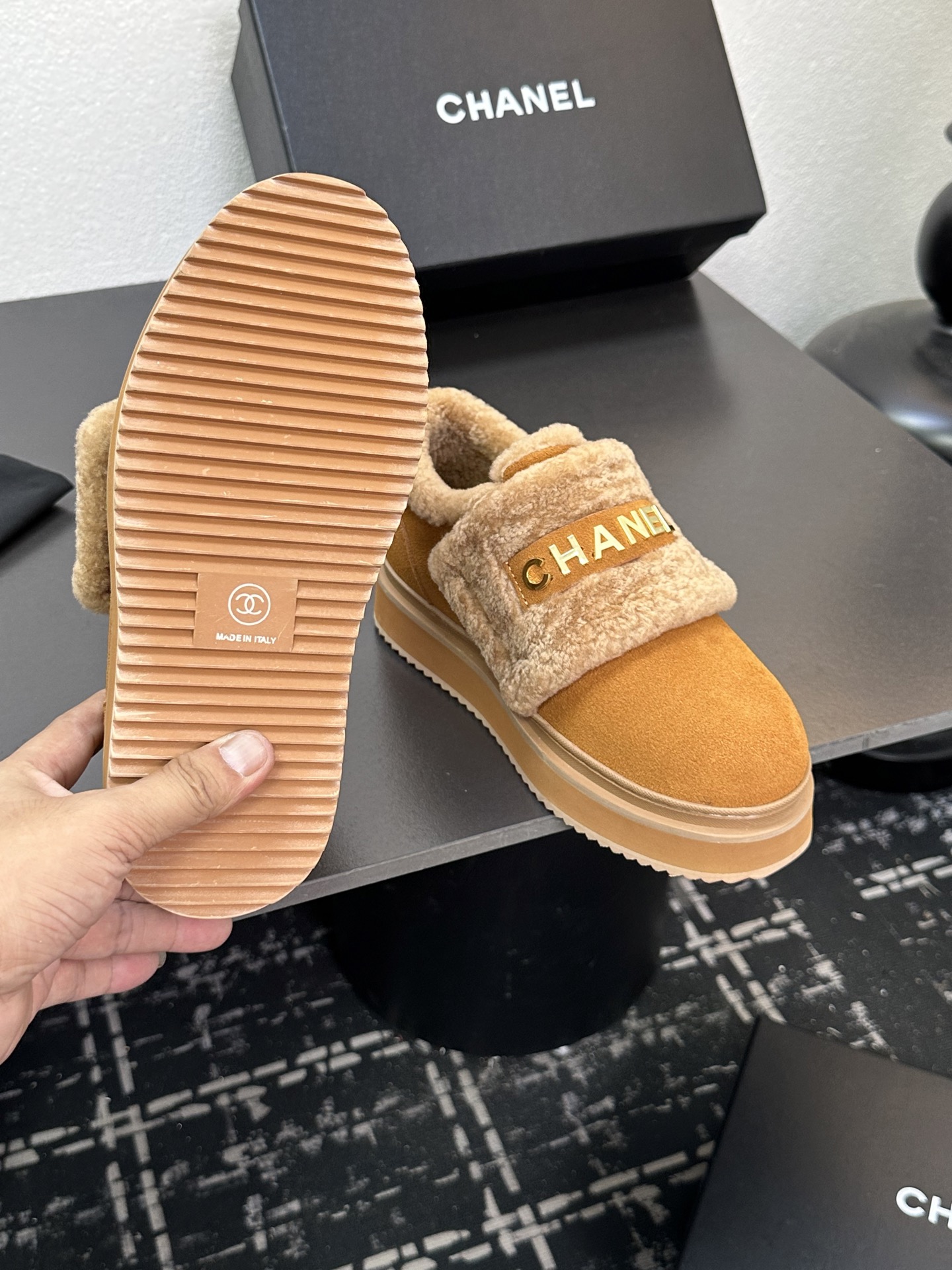 シャネル シューズ 保温スリッポン レディース メンズ兼用 ファー付き プラットフォーム 靴 黒 ベージュ 35〜60文字 - 画像 9