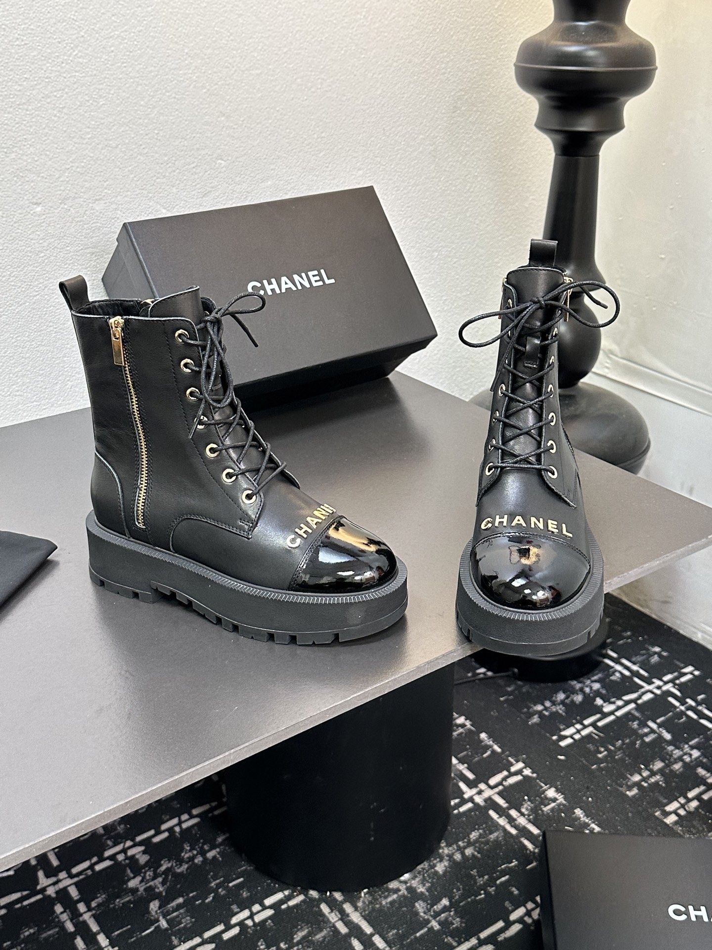 CHANEL チャンエル 本革 ブーツ レディース メンズ 兼用 通勤 通学 2WAY 黒 - 画像 3