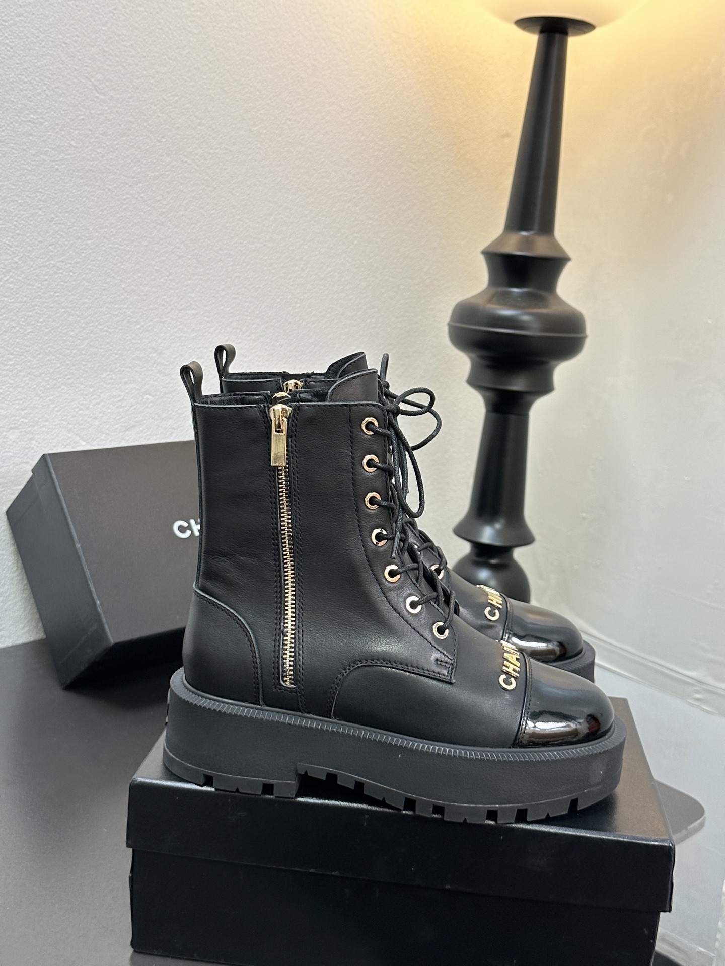 CHANEL チャンエル 本革 ブーツ レディース メンズ 兼用 通勤 通学 2WAY 黒 - 画像 4