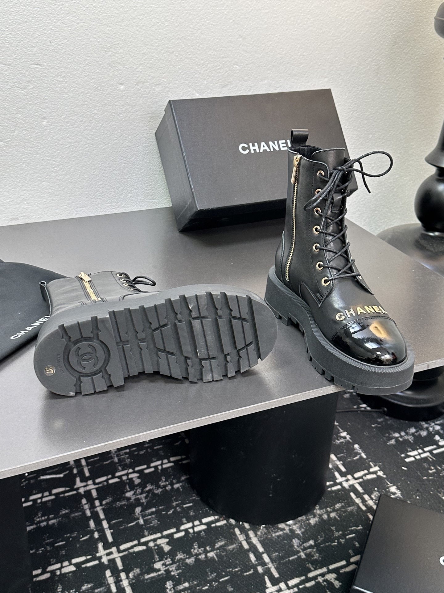 CHANEL チャンエル 本革 ブーツ レディース メンズ 兼用 通勤 通学 2WAY 黒 - 画像 9