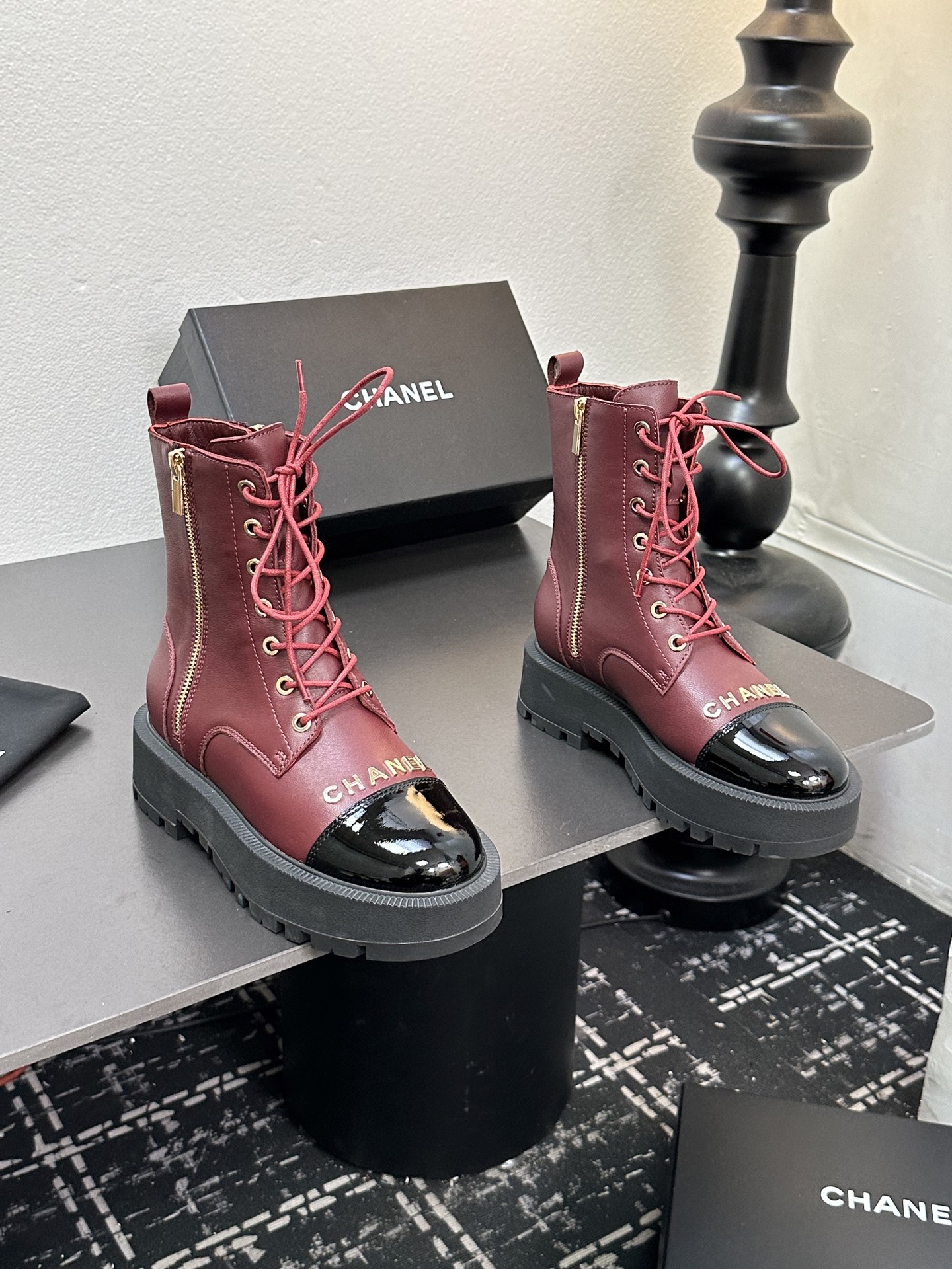 CHANEL チャンネル ブーツ レディース メンズ 兼用 通勤 通学 レトロ ブラック レッド シンプル 2WAY 2024年春夏 新作 1100 - 画像 2