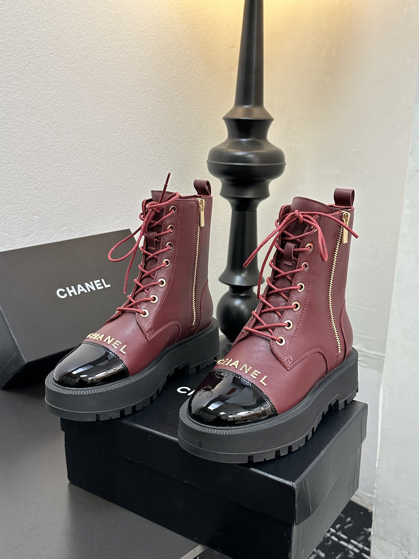 CHANEL チャンネル ブーツ レディース メンズ 兼用 通勤 通学 レトロ ブラック レッド シンプル 2WAY 2024年春夏 新作 1100 - 画像 7