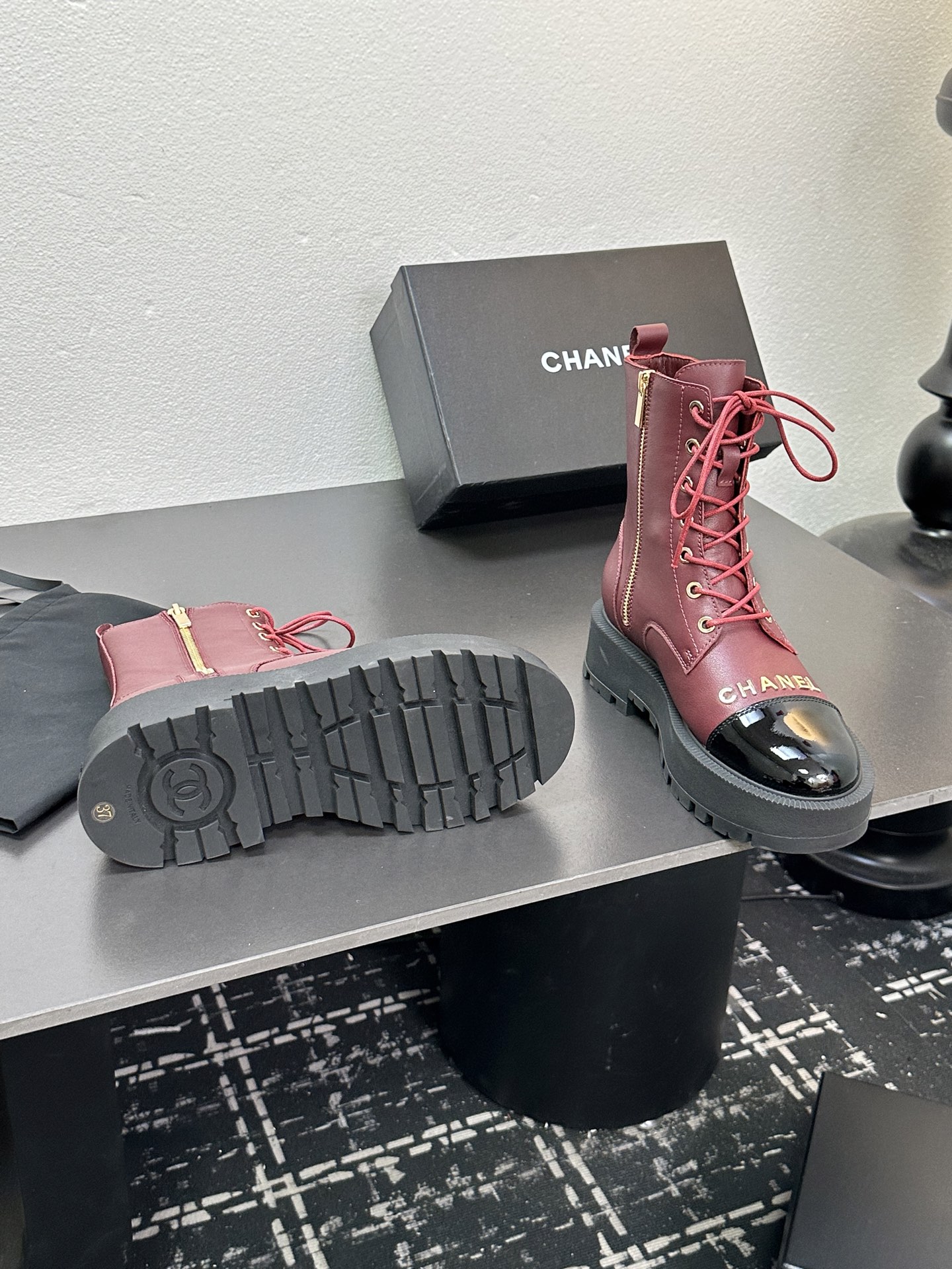 CHANEL チャンネル ブーツ レディース メンズ 兼用 通勤 通学 レトロ ブラック レッド シンプル 2WAY 2024年春夏 新作 1100 - 画像 9