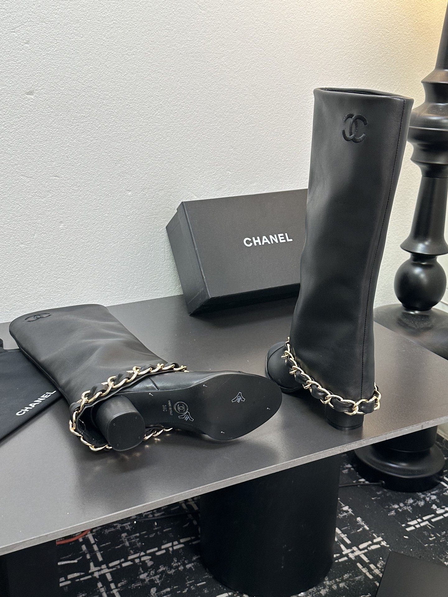 CHANEL シャネル ブーツ 本革 チェーン ブラック - 画像 9