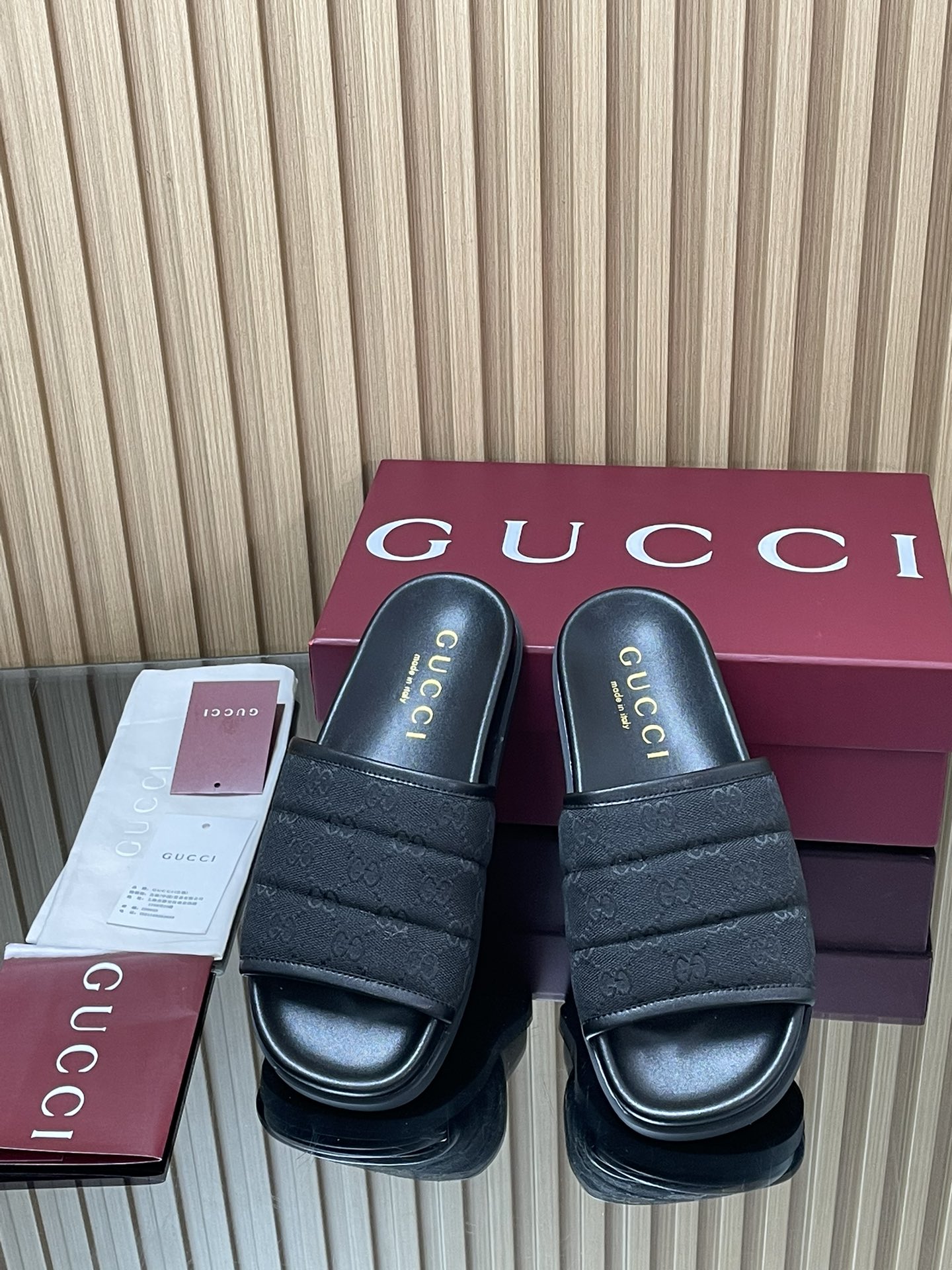 GUCCI グッチ フラットシューズ 本革 通勤 ブラック