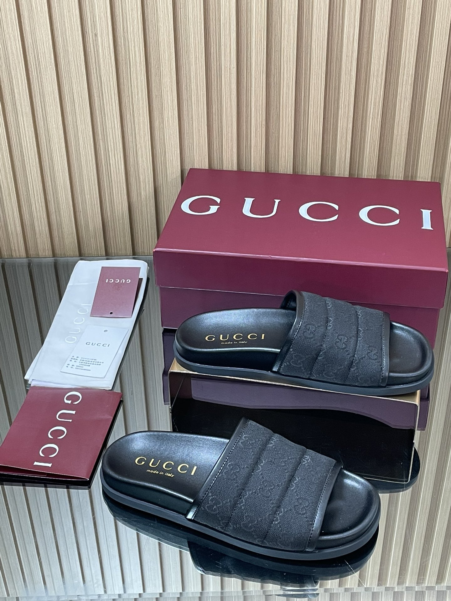 GUCCI グッチ フラットシューズ 本革 通勤 ブラック - 画像 2