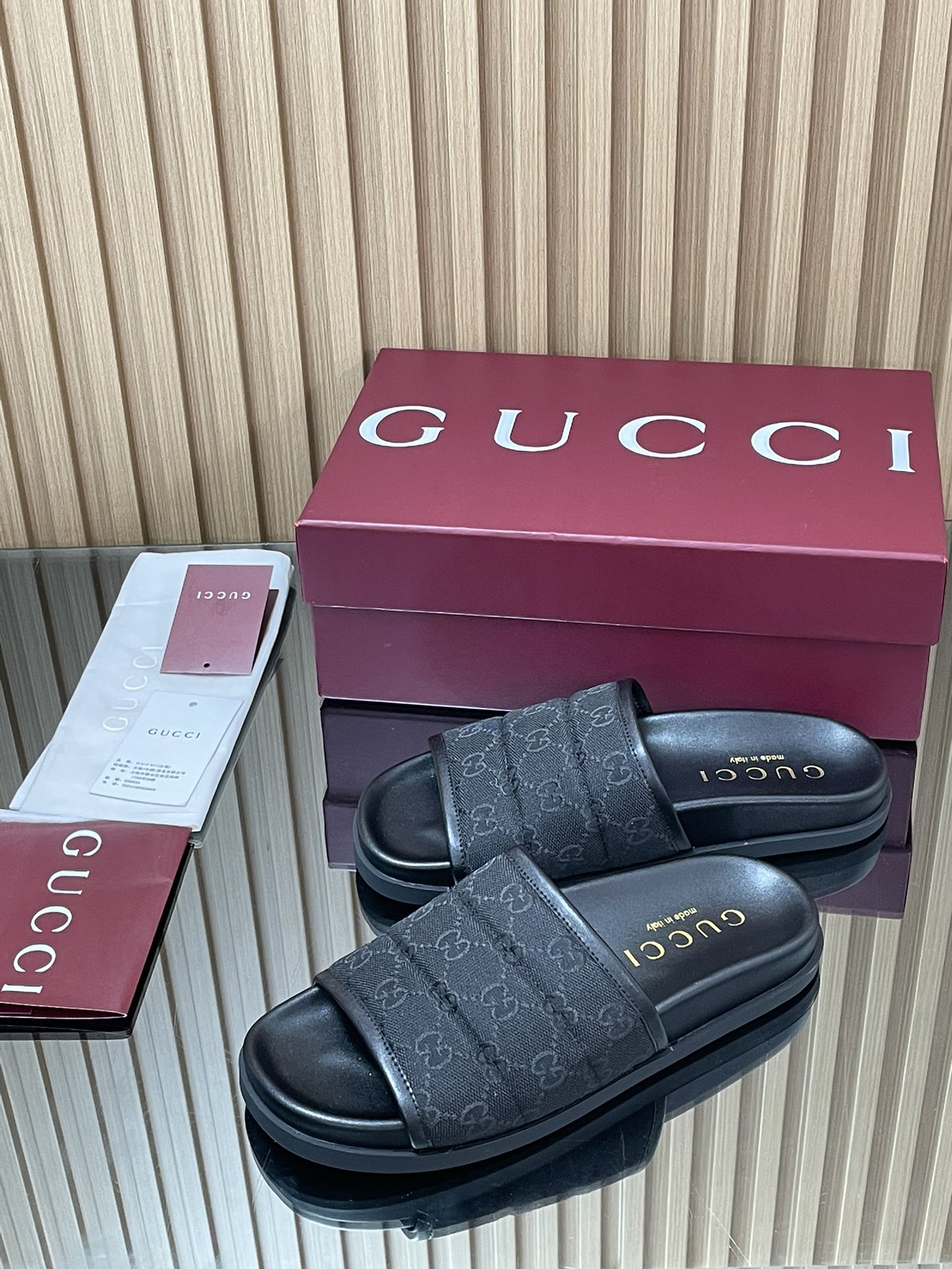GUCCI グッチ フラットシューズ 本革 通勤 ブラック - 画像 4