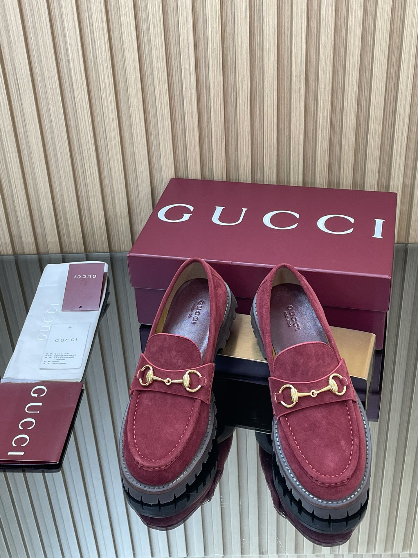 GUCCI グッチ ローファー 本革 軽量 ブラック