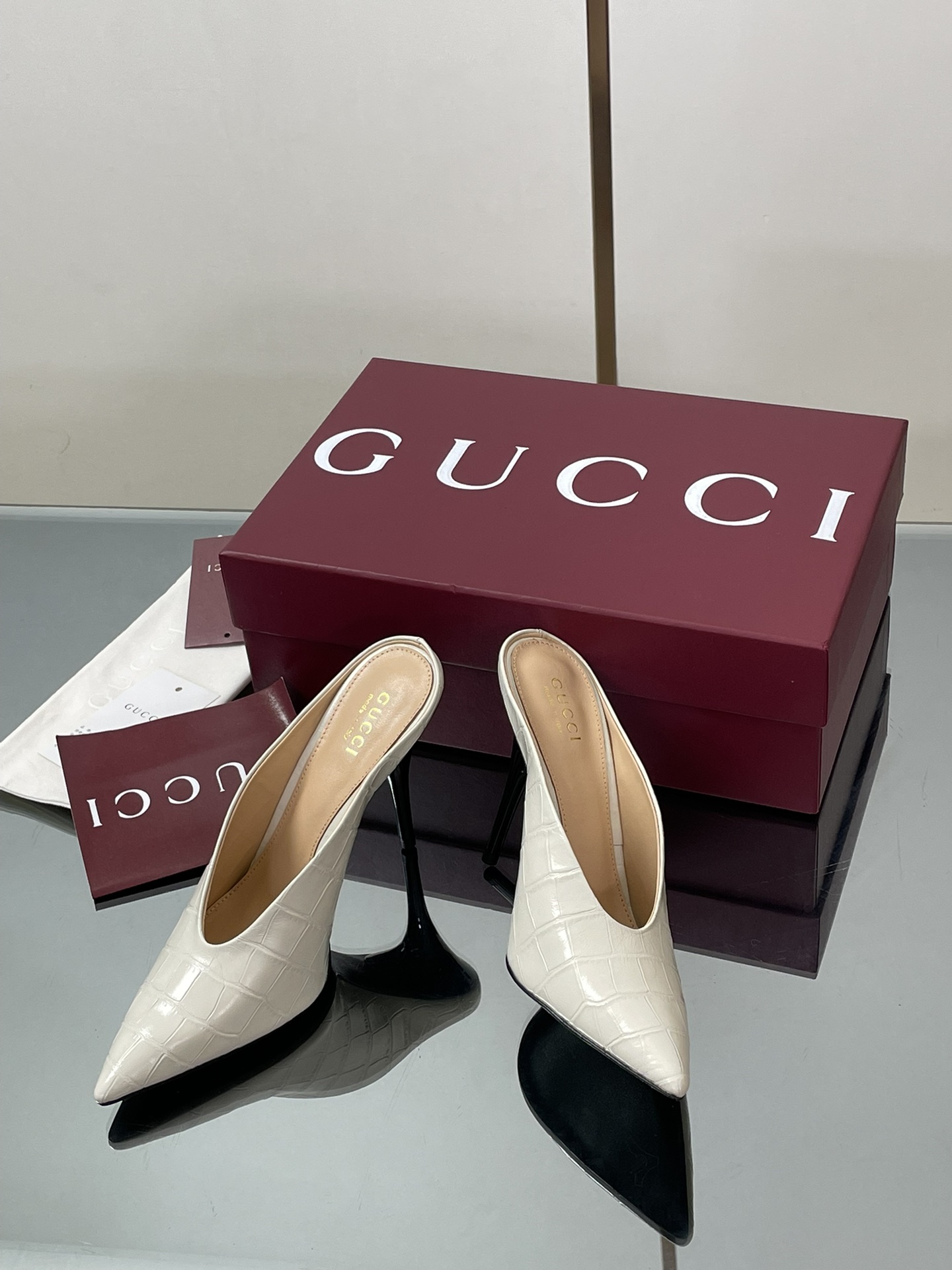 GUCCI グッチ フラットパンプス 本革 通勤 通学 ブラック - 画像 7