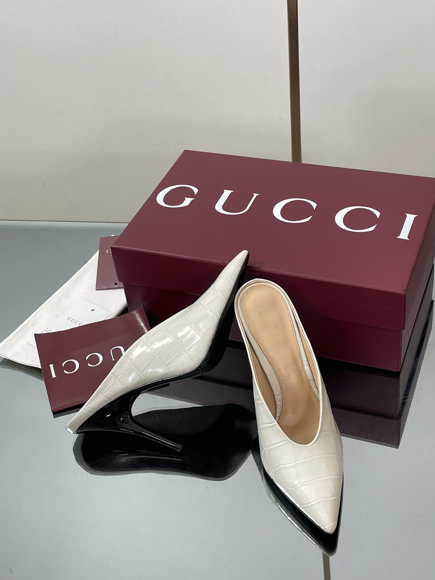 GUCCI グッチ フラットパンプス 本革 通勤 通学 ブラック - 画像 8