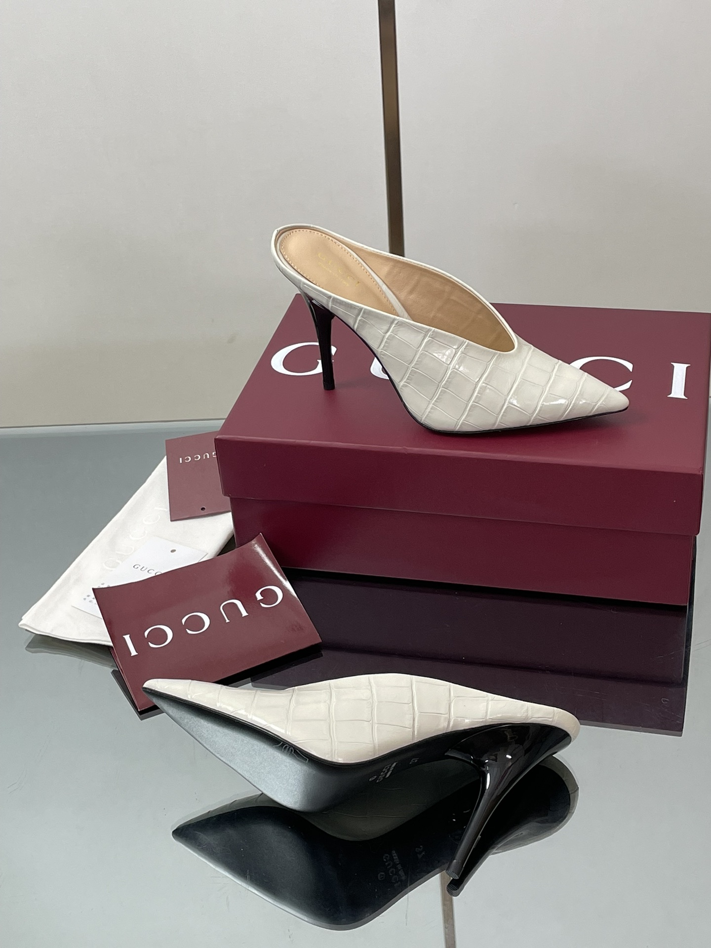 GUCCI グッチ フラットパンプス 本革 通勤 通学 ブラック - 画像 9