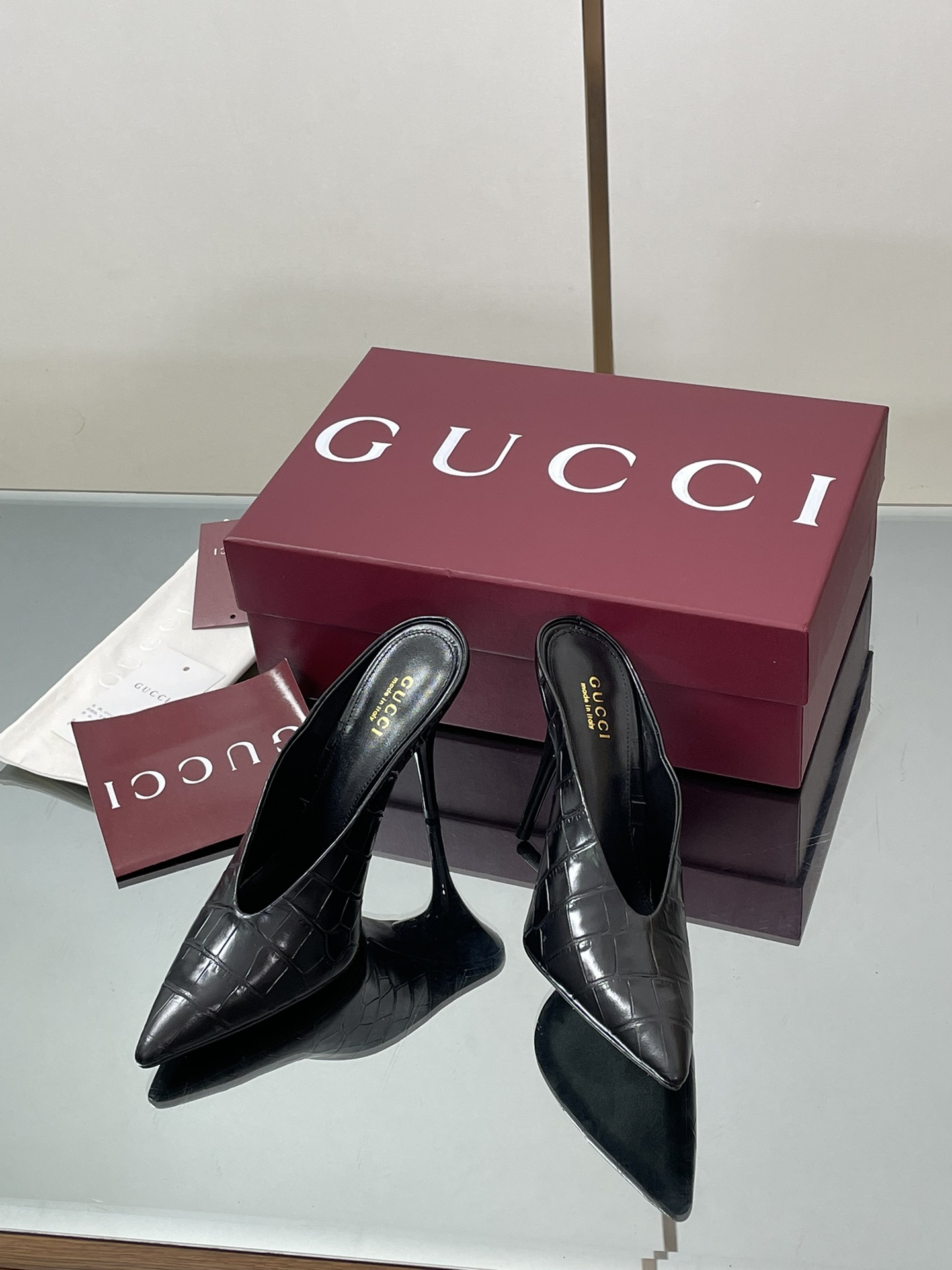 GUCCI グッチ レディース スリッポン 高級本革 ポインテッドトゥ 黒色 - 画像 7