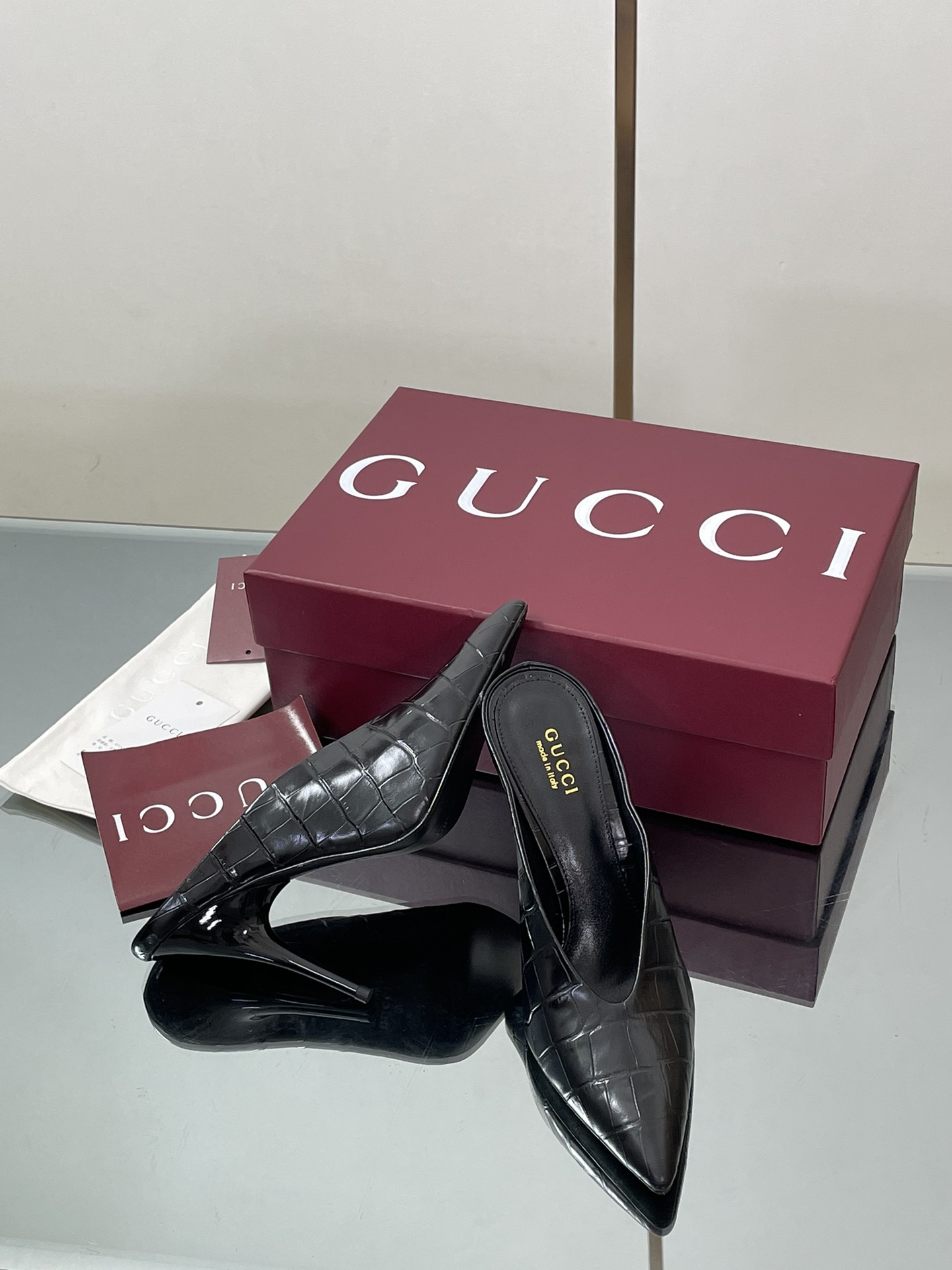 GUCCI グッチ レディース スリッポン 高級本革 ポインテッドトゥ 黒色 - 画像 8