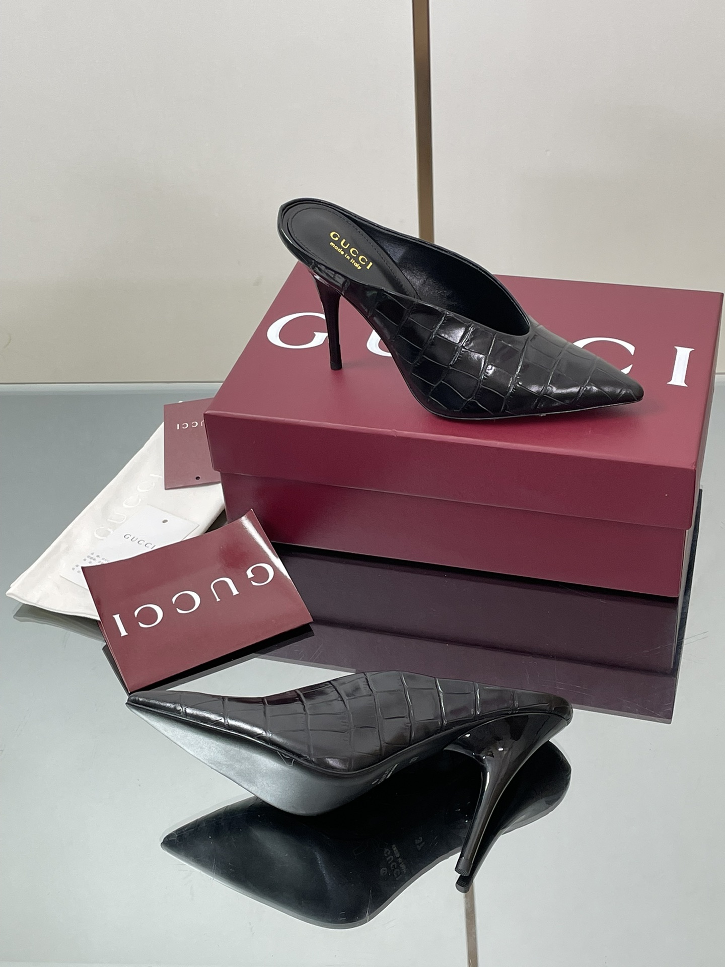 GUCCI グッチ レディース スリッポン 高級本革 ポインテッドトゥ 黒色 - 画像 9