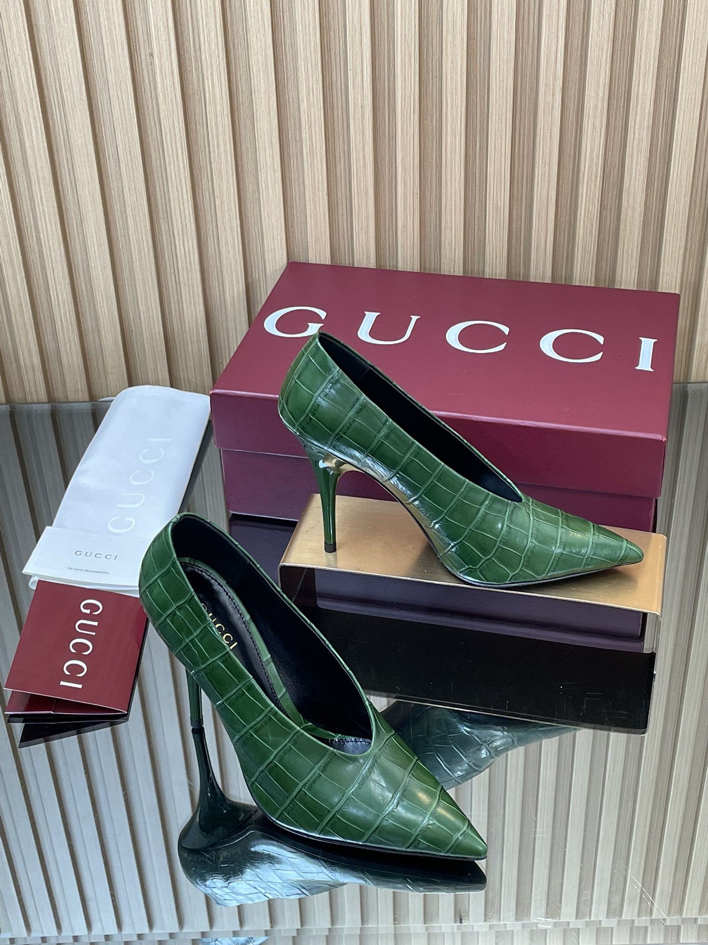 GUCCI グッチ ヘアラインパンプス 本革 通勤 ファッション 緑色