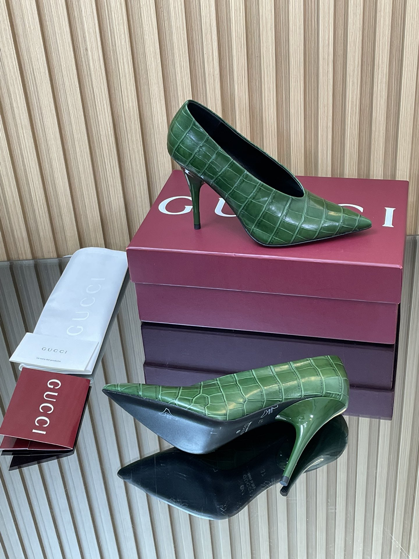 GUCCI グッチ ヘアラインパンプス 本革 通勤 ファッション 緑色 - 画像 9