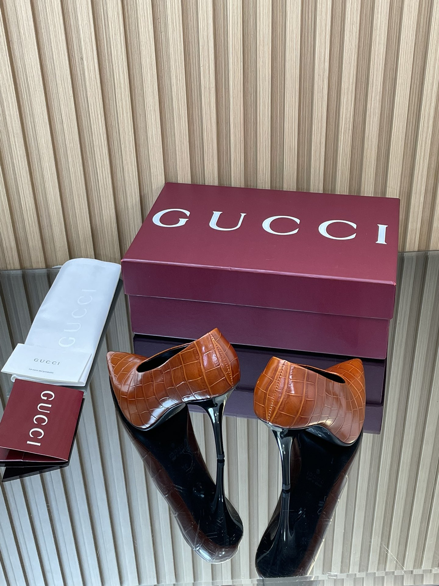 GUCCI グッチ フラットシューズ 本革 通勤 ブラック - 画像 6