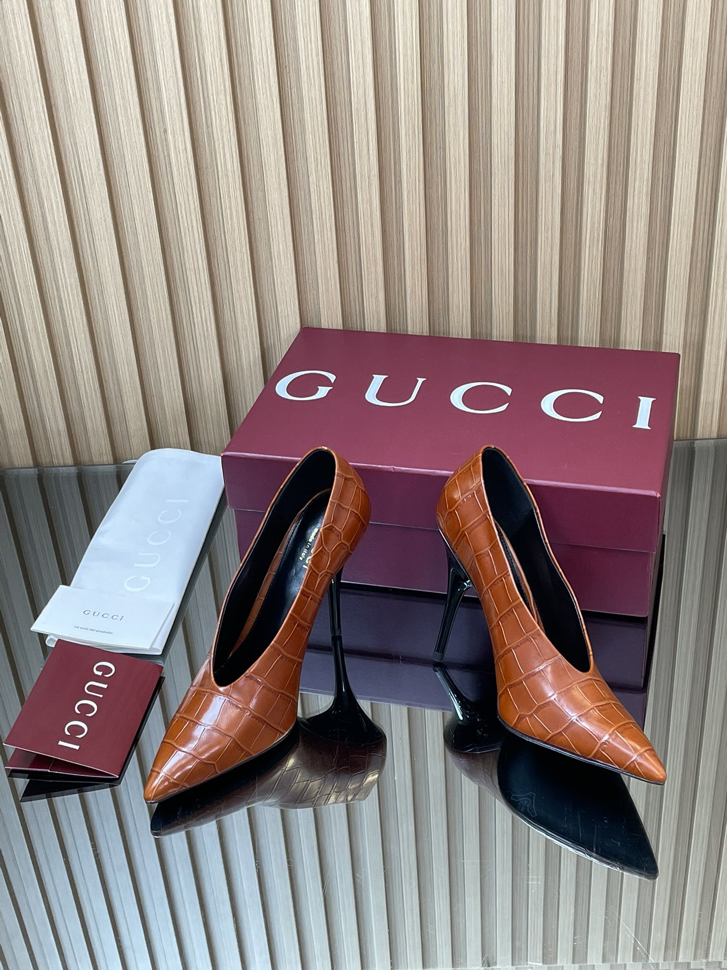 GUCCI グッチ フラットシューズ 本革 通勤 ブラック - 画像 7