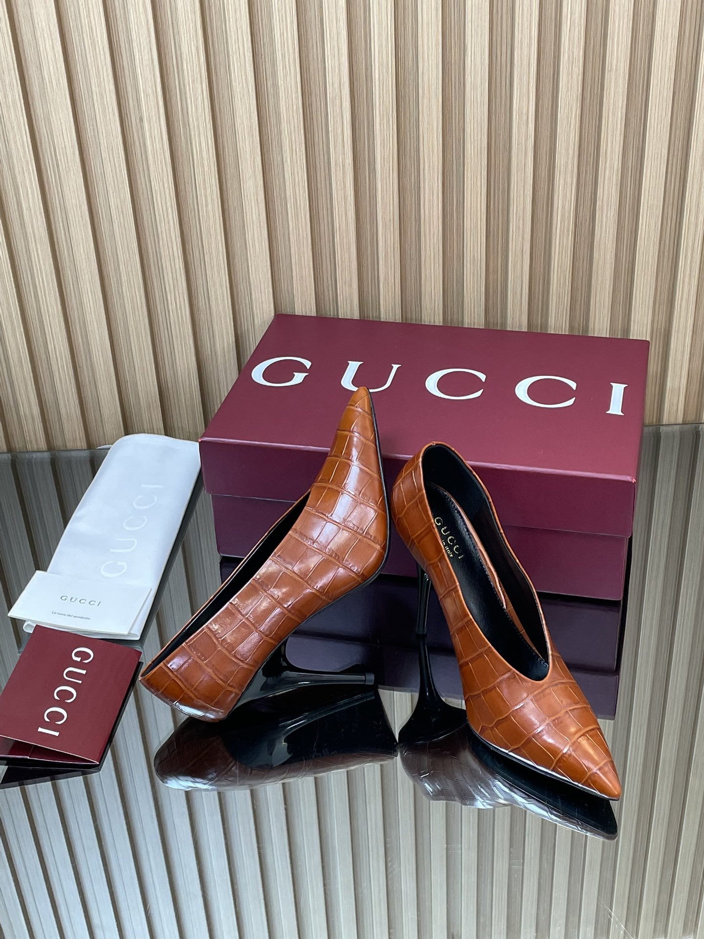 GUCCI グッチ フラットシューズ 本革 通勤 ブラック - 画像 8